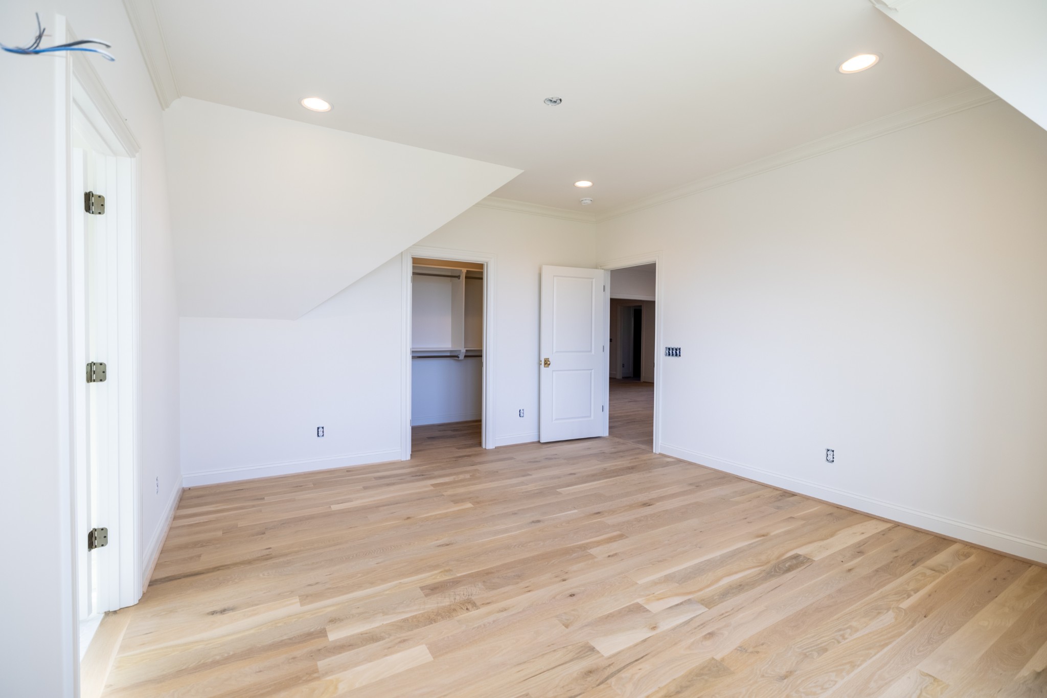 6033 Frazier Park Ln