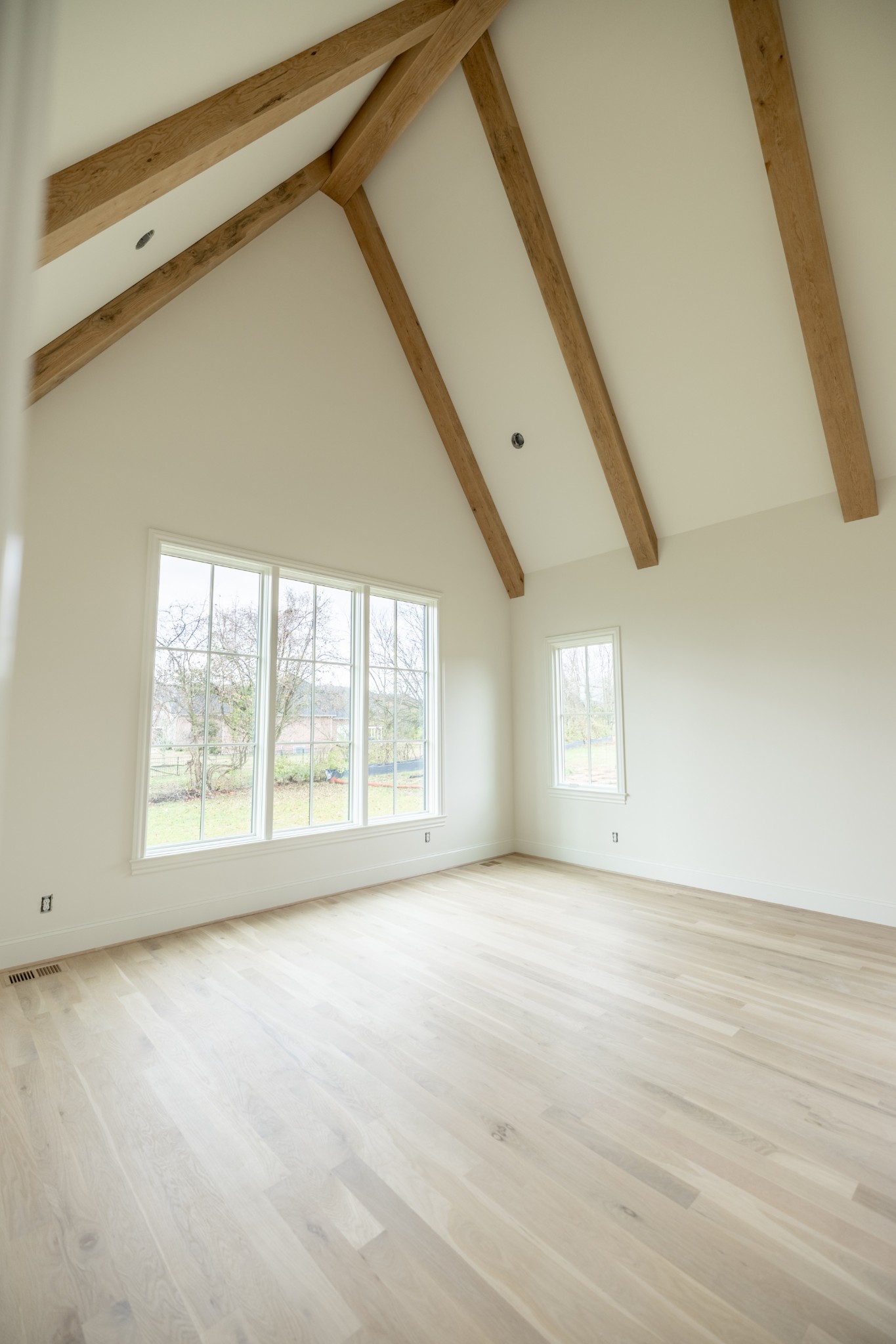 6033 Frazier Park Ln