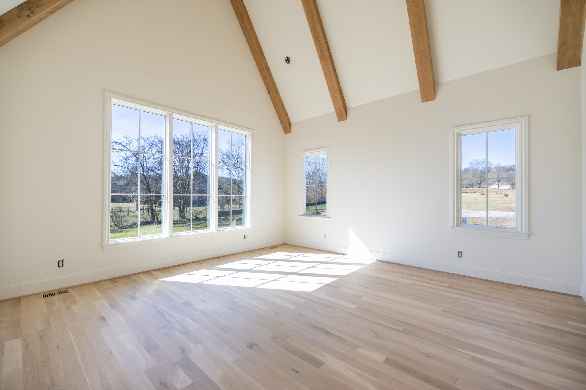 6033 Frazier Park Ln