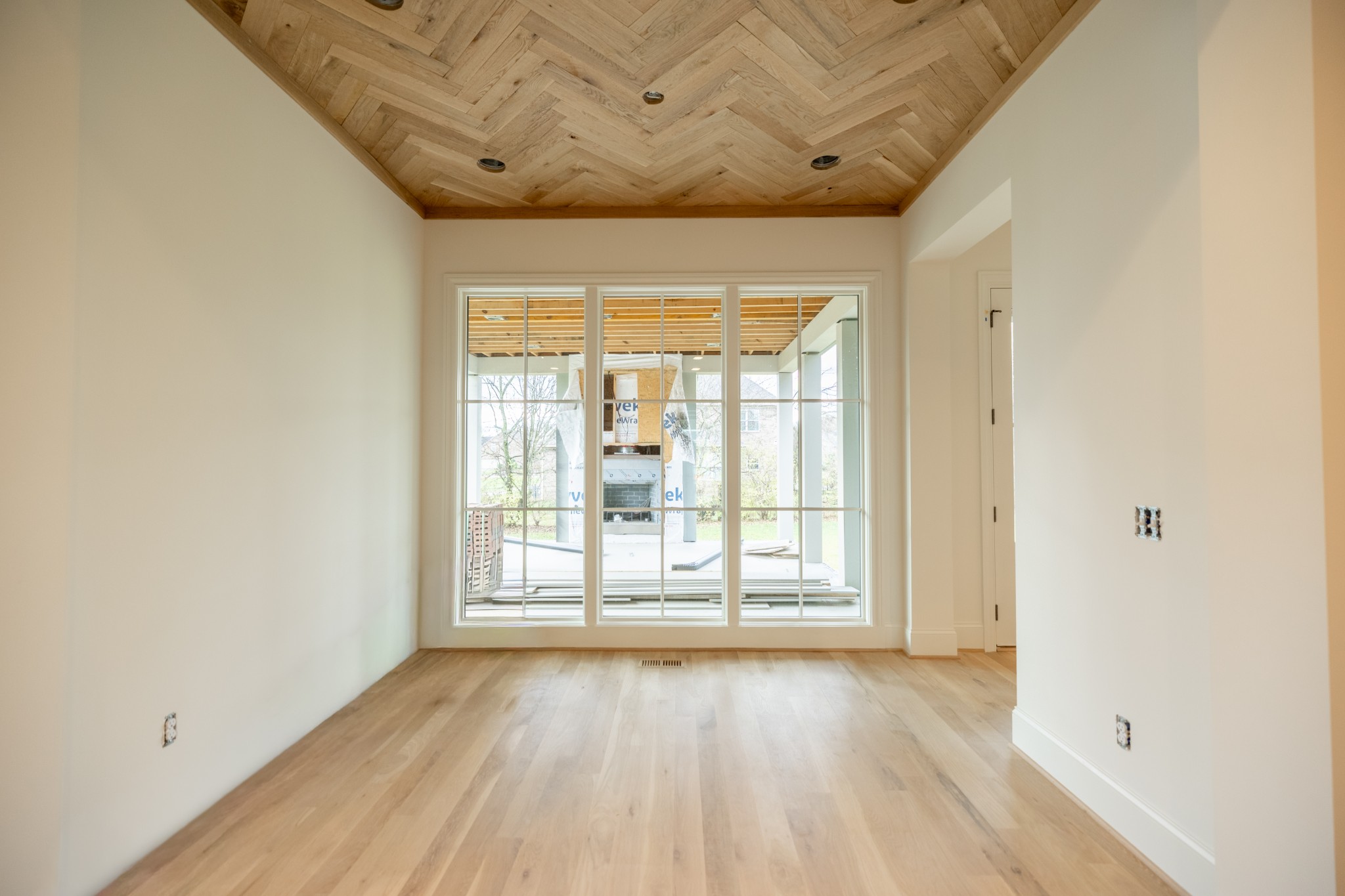 6033 Frazier Park Ln