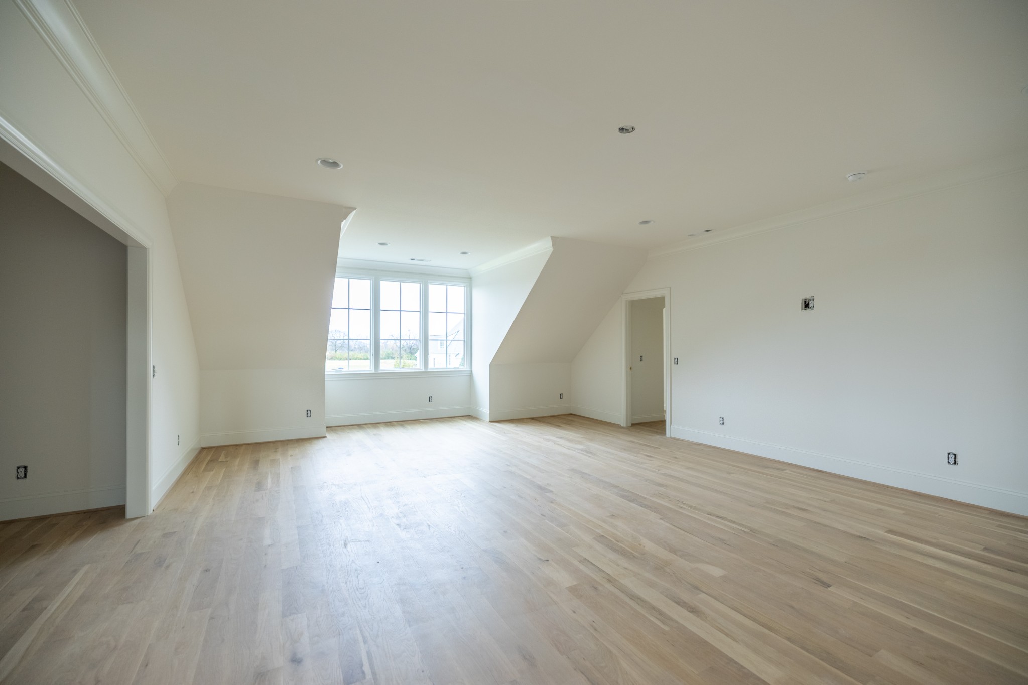 6033 Frazier Park Ln