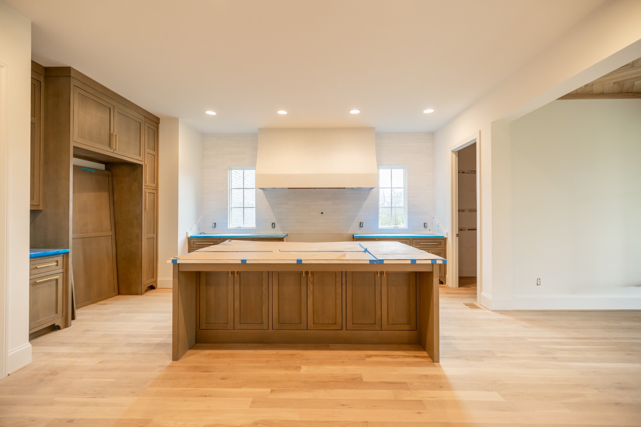 6033 Frazier Park Ln