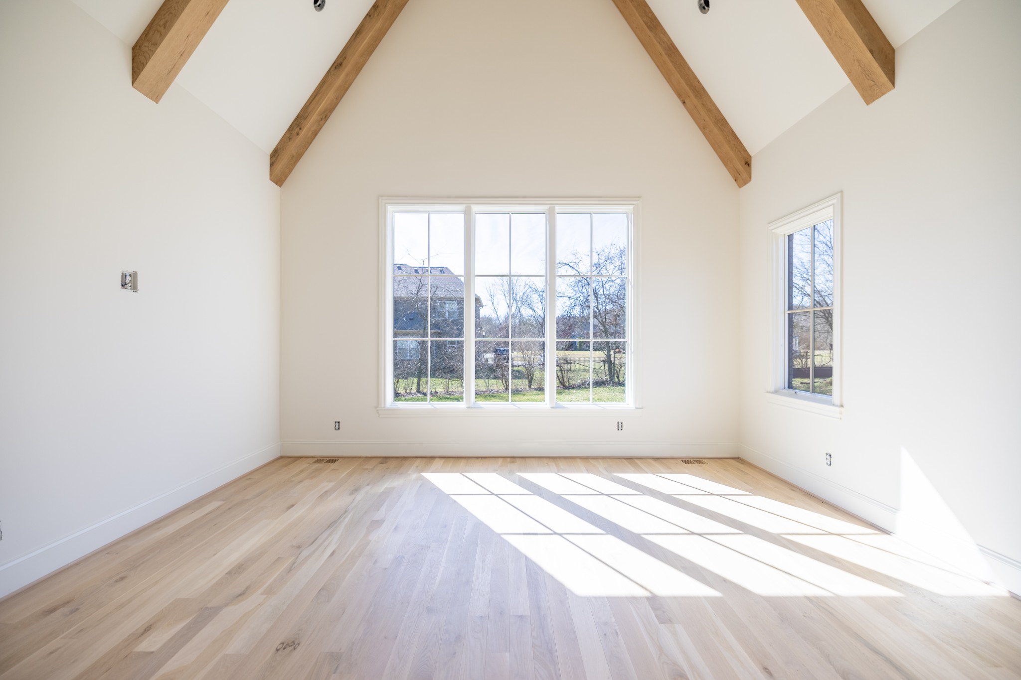 6033 Frazier Park Ln