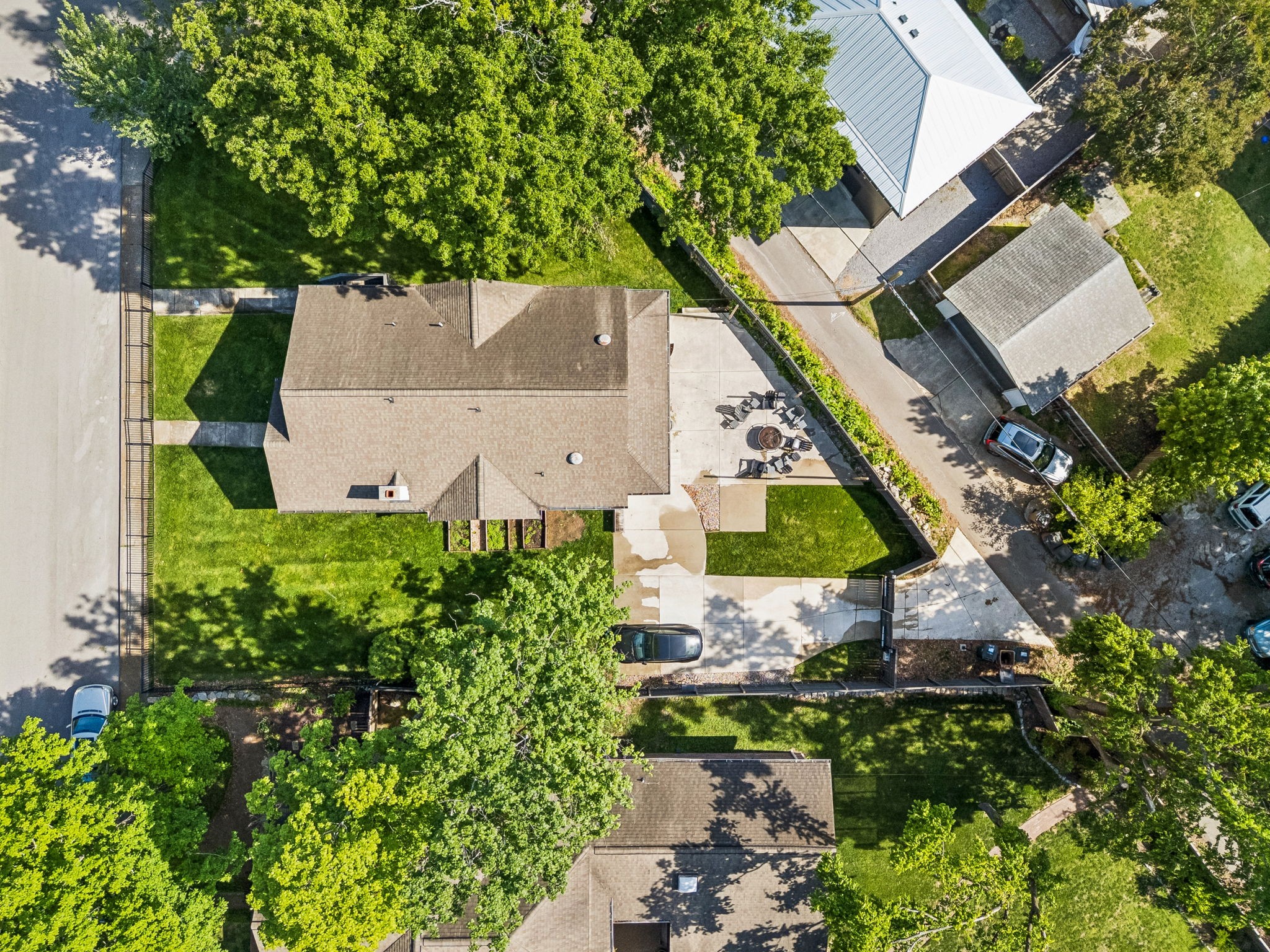 2200 Oakland Ave