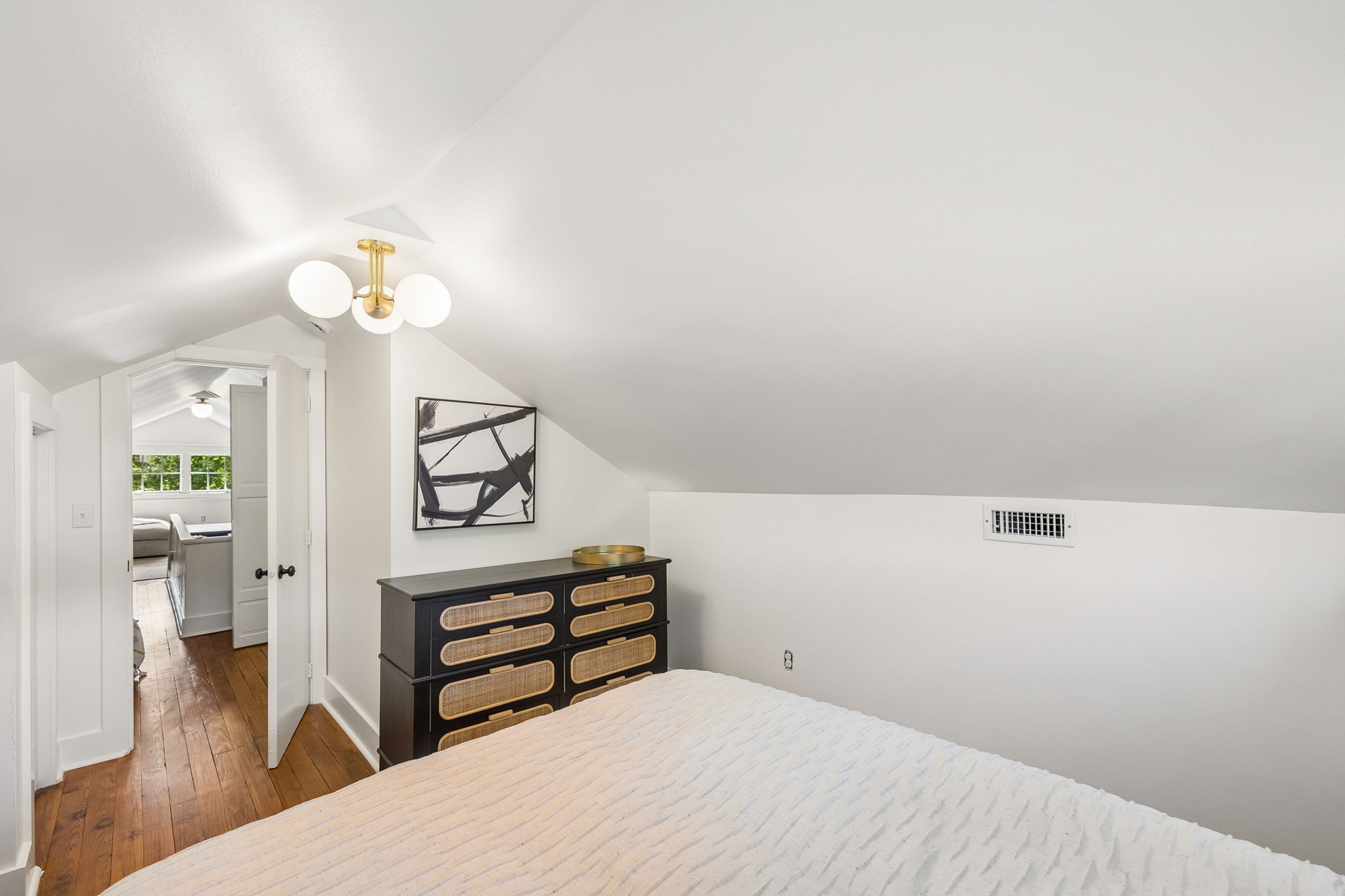 2200 Oakland Ave