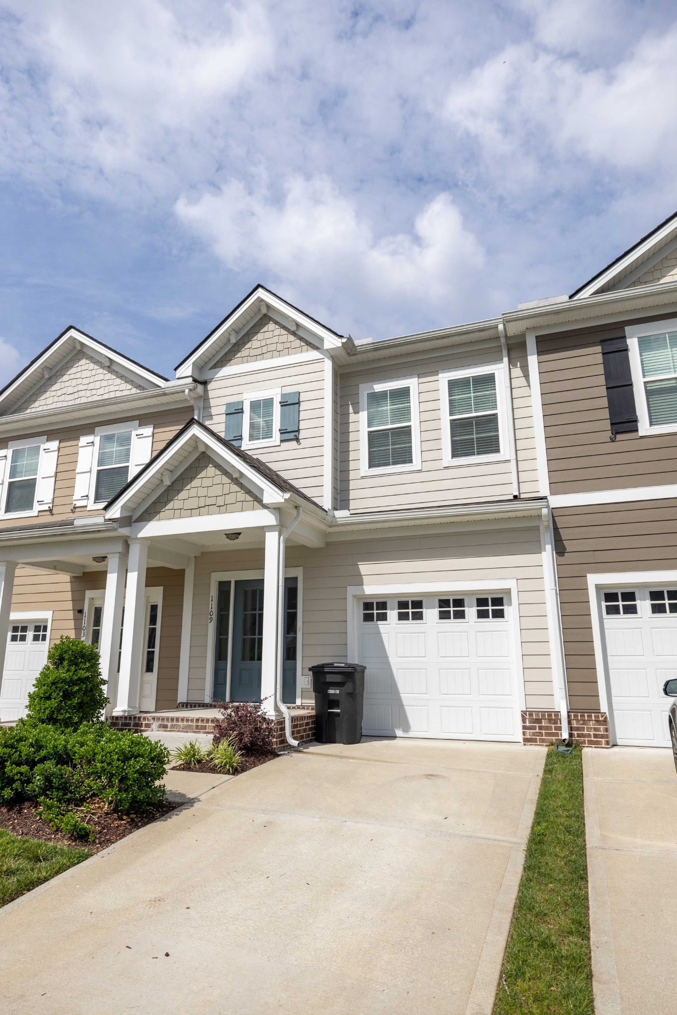 1109 Sweetleaf Dr