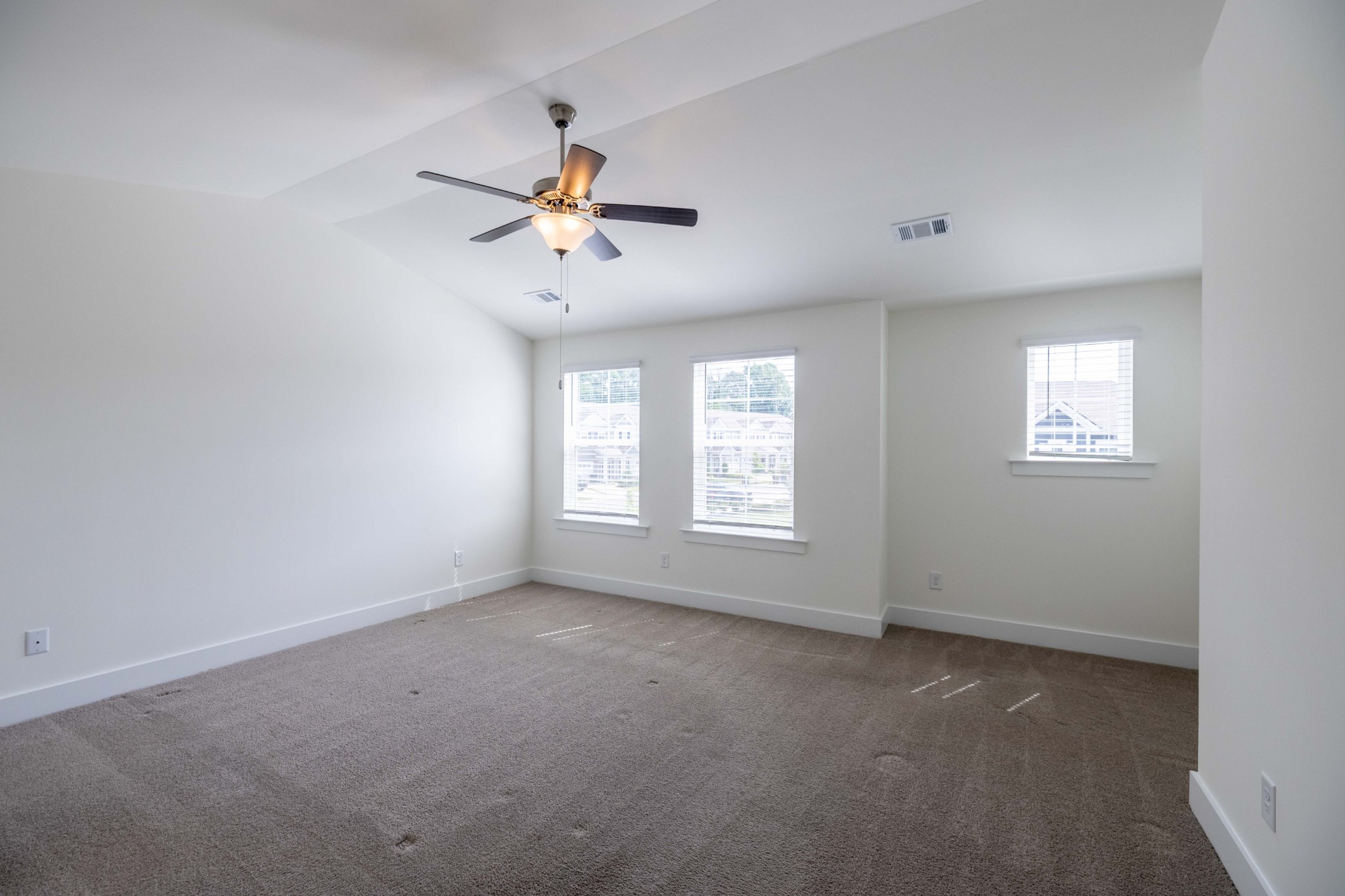 1109 Sweetleaf Dr