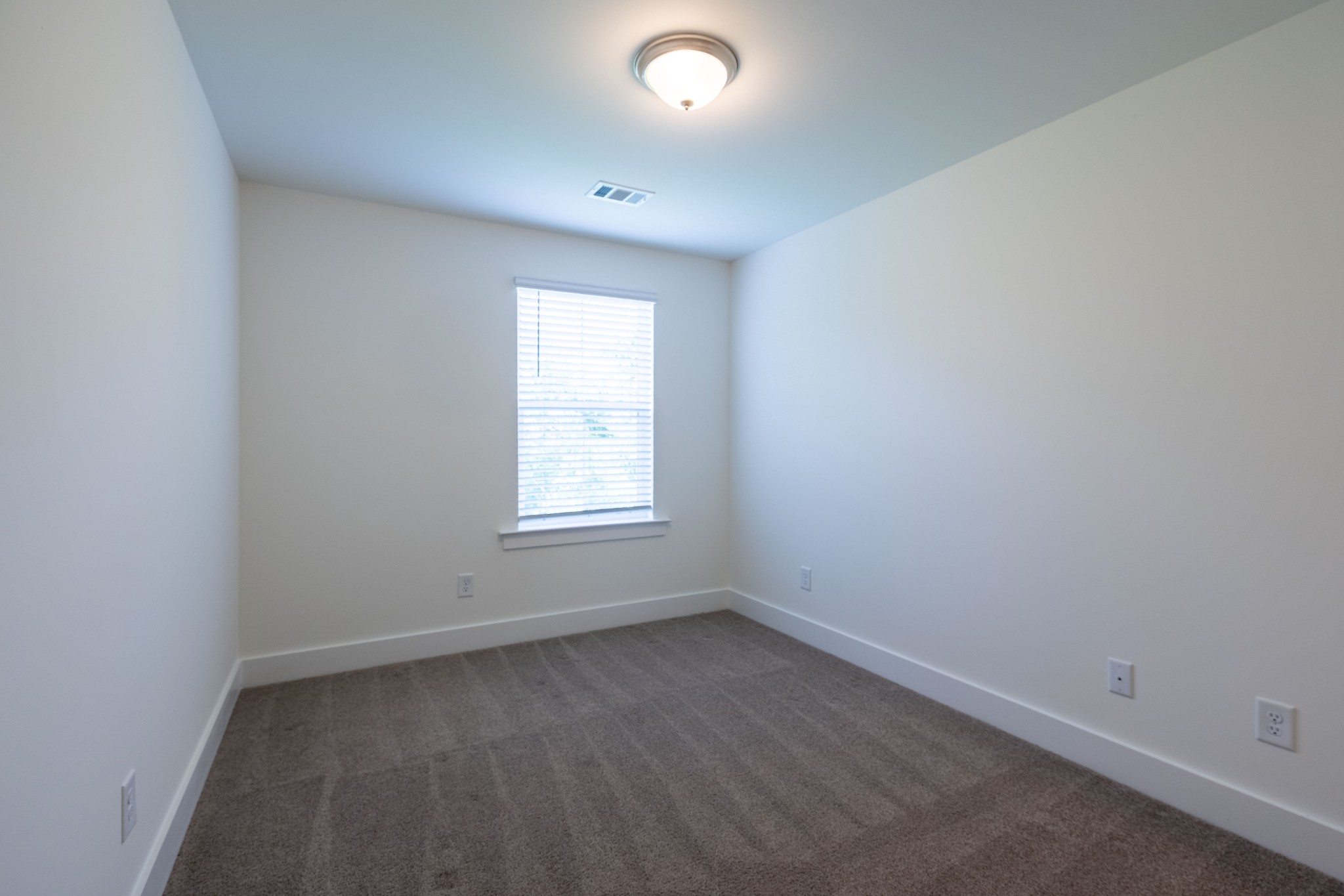 1109 Sweetleaf Dr