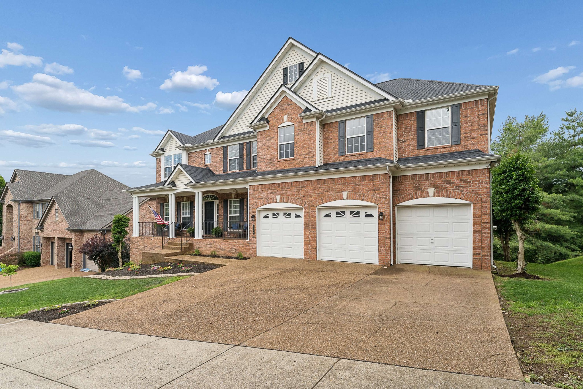 1206 Broadmoor Cir