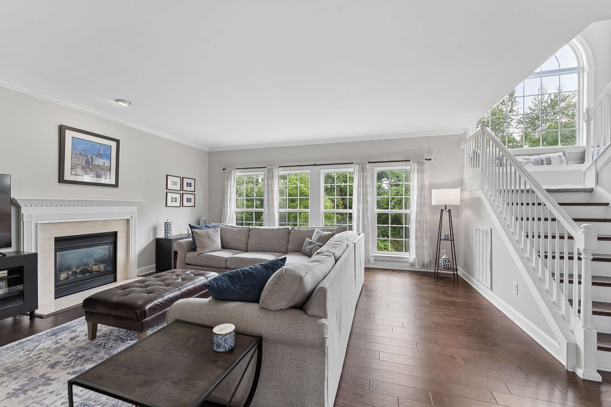 1206 Broadmoor Cir