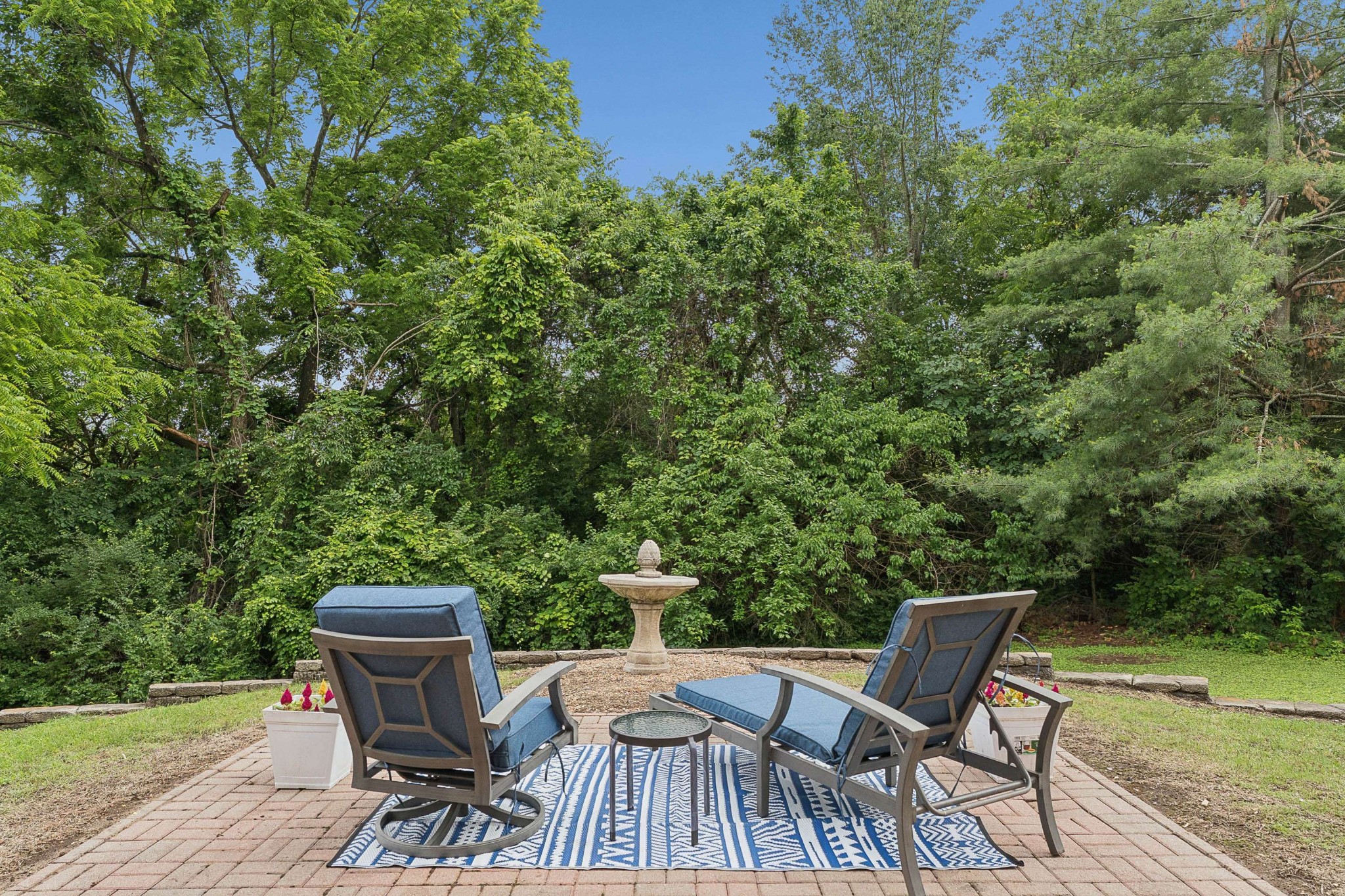 1206 Broadmoor Cir