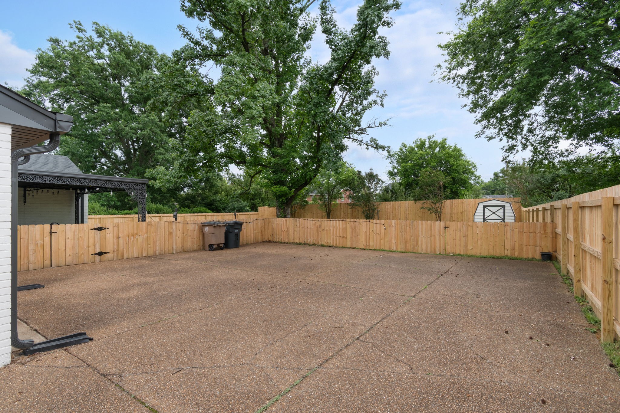 405 Lynn Dr