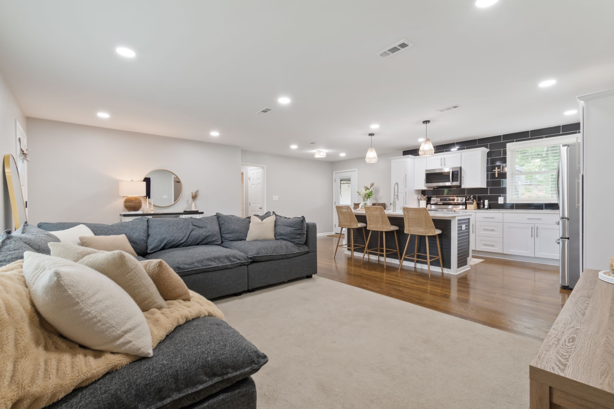 405 Lynn Dr