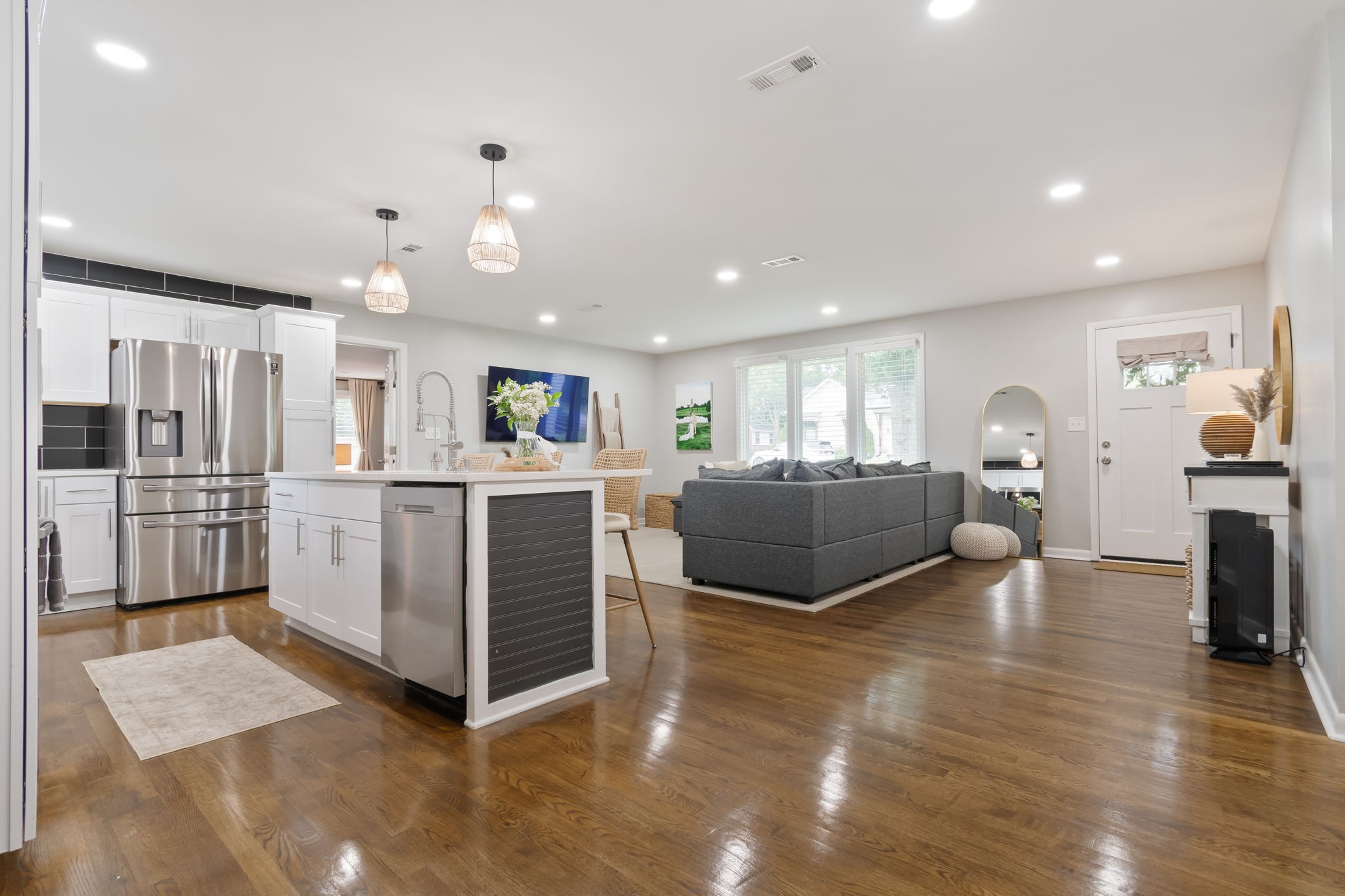 405 Lynn Dr