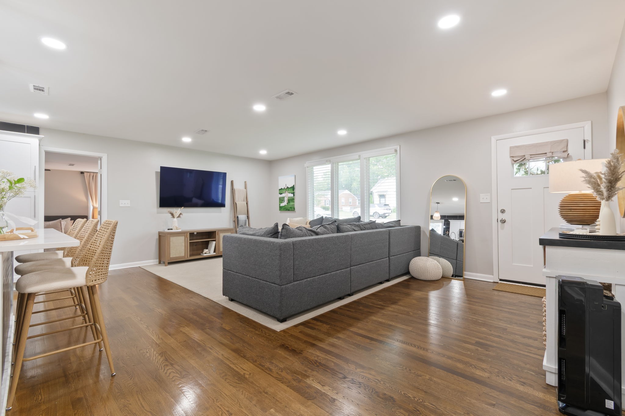 405 Lynn Dr
