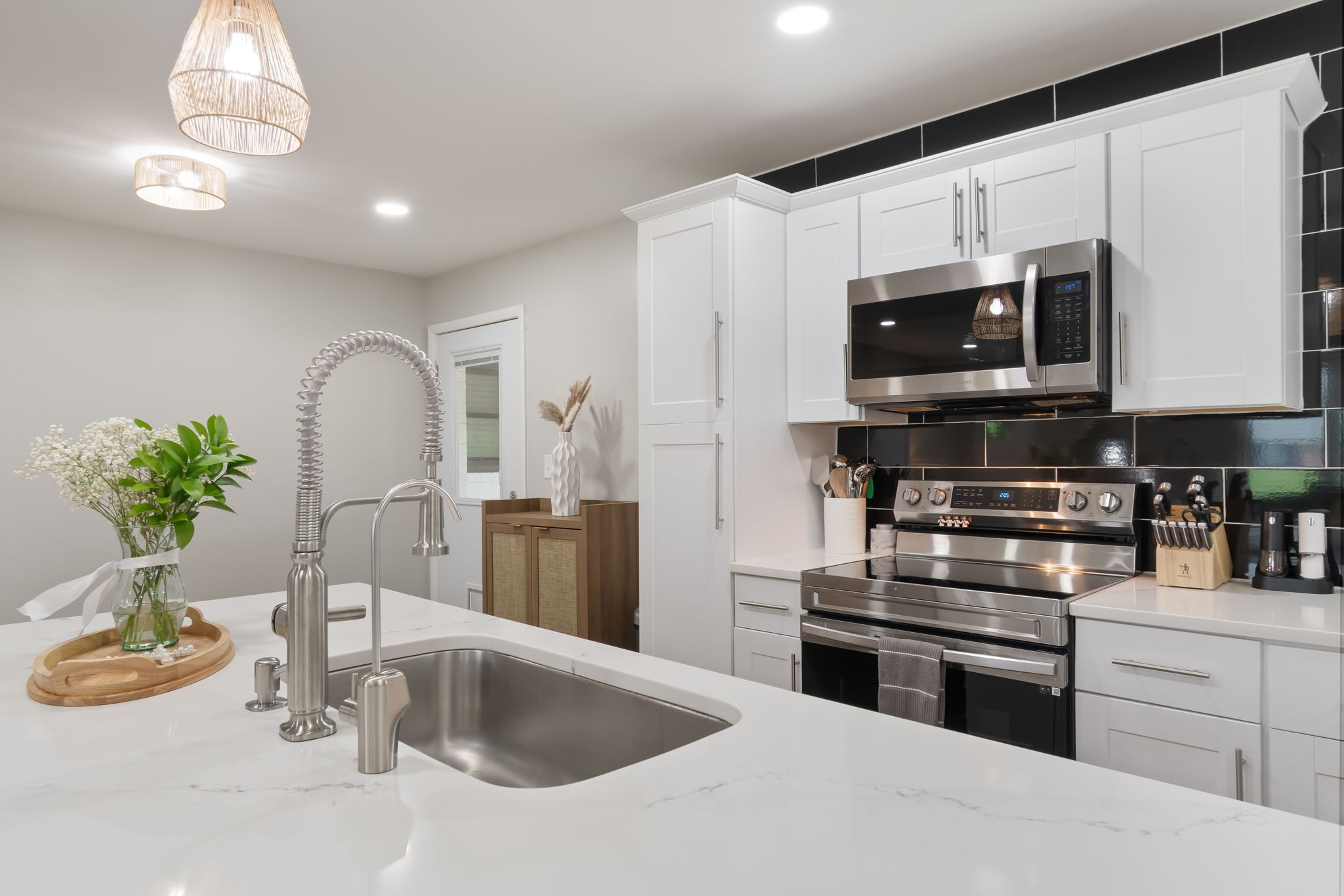 405 Lynn Dr
