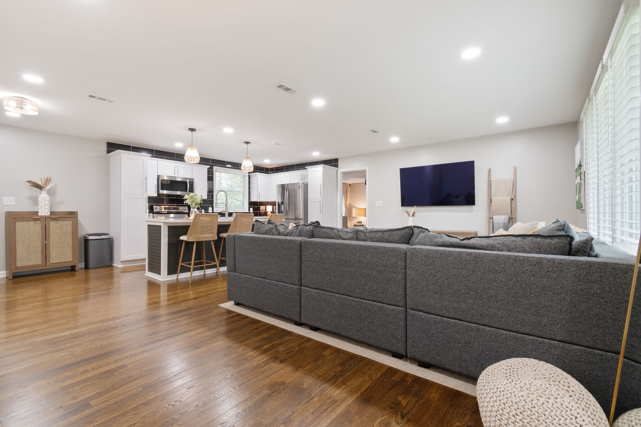 405 Lynn Dr