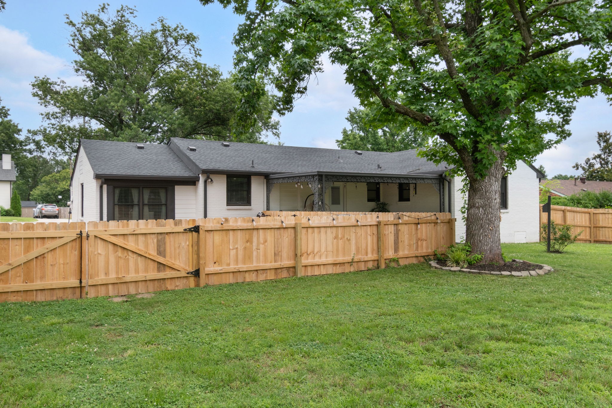 405 Lynn Dr