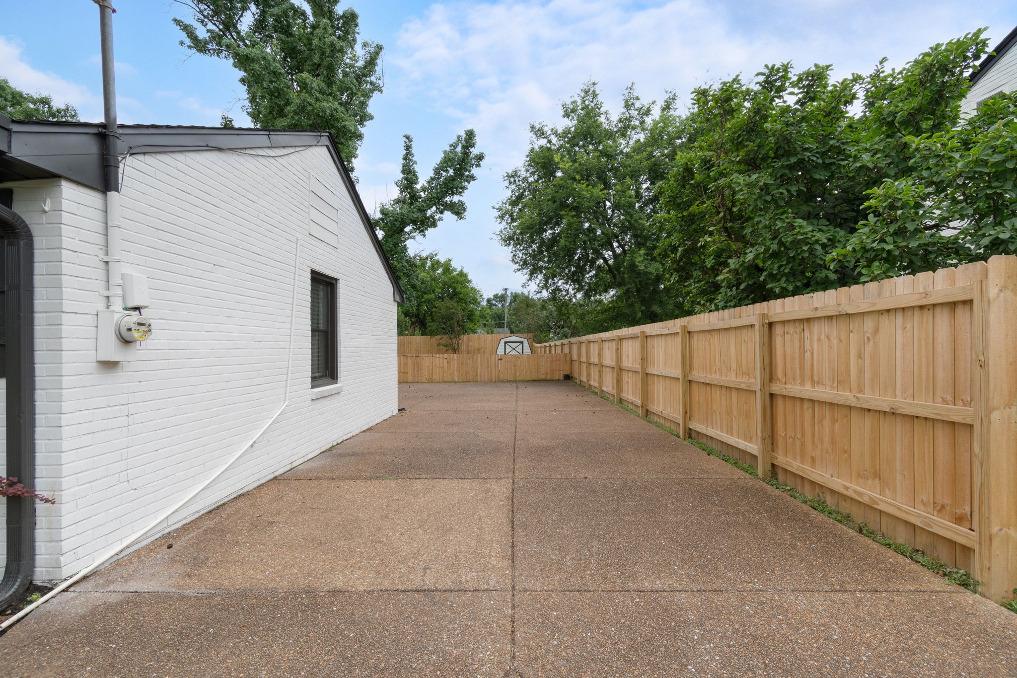 405 Lynn Dr
