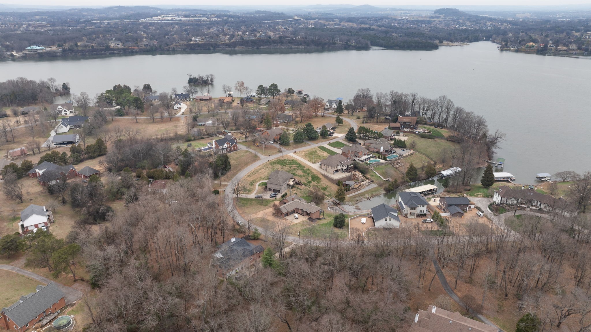 442 Lakeview Cir
