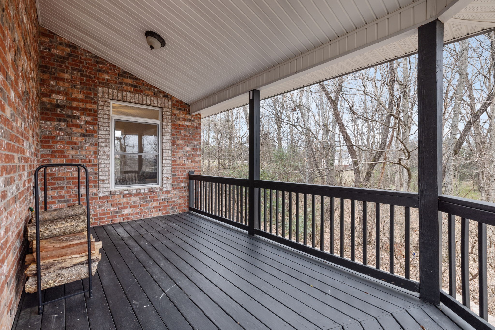 442 Lakeview Cir