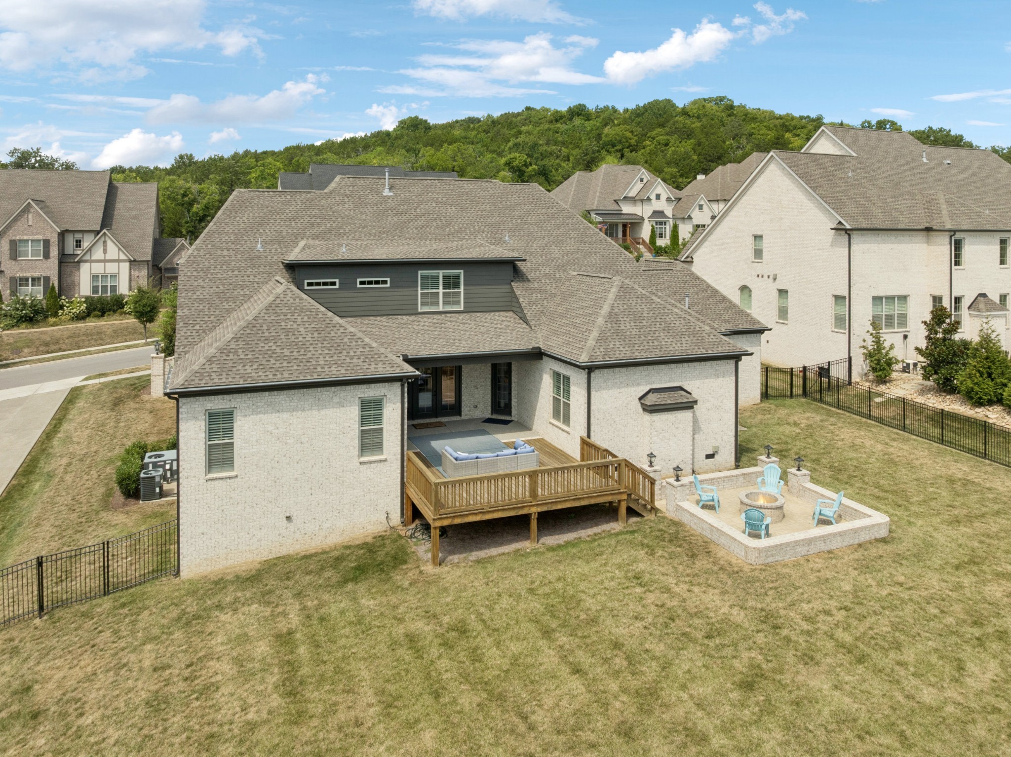 238 Bishops Gate Dr