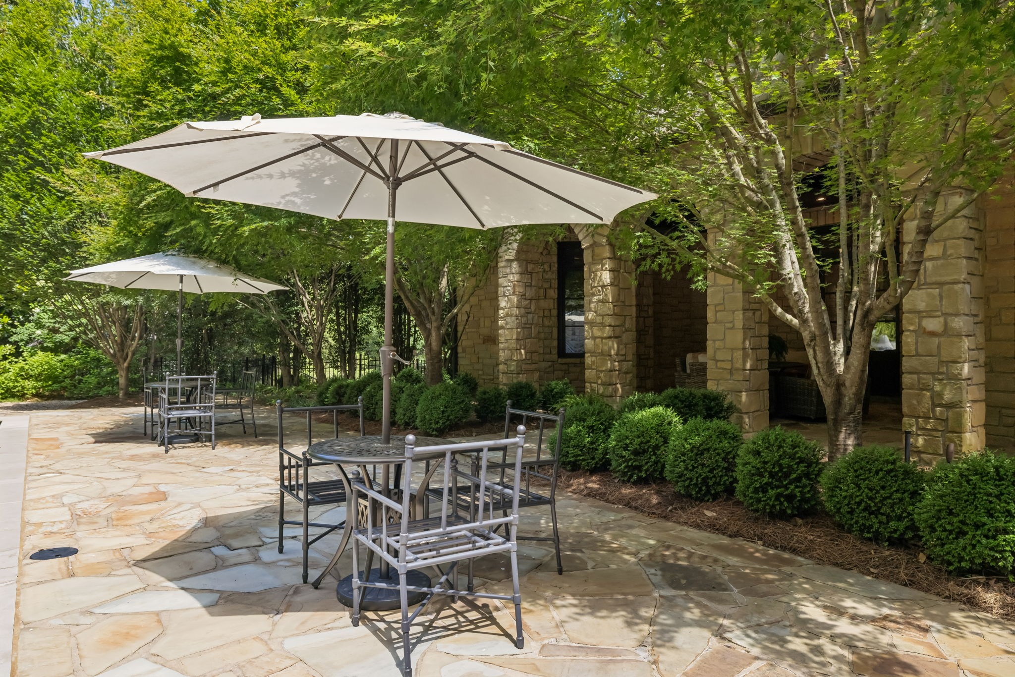 1037 Vaughn Crest Dr
