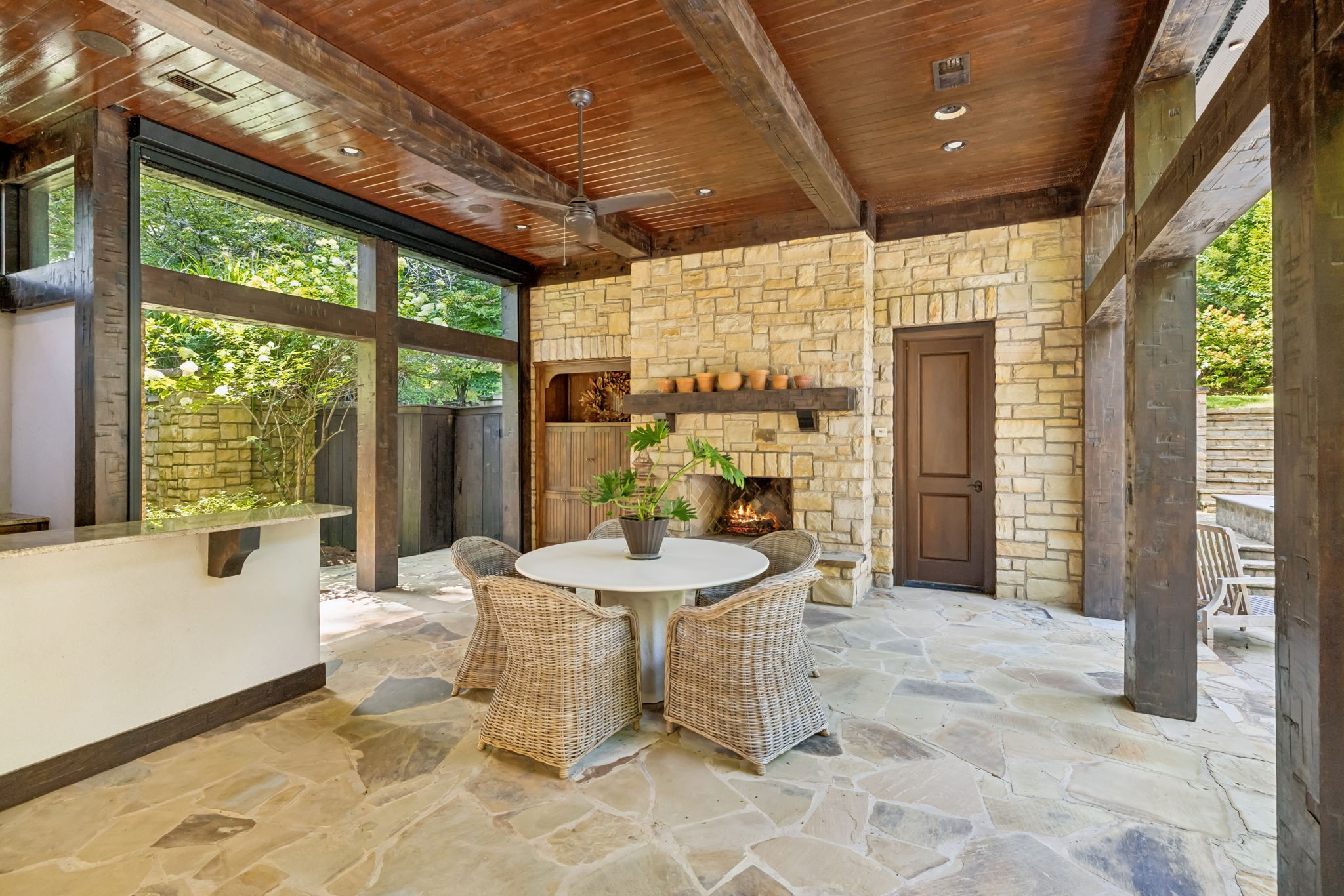 1037 Vaughn Crest Dr