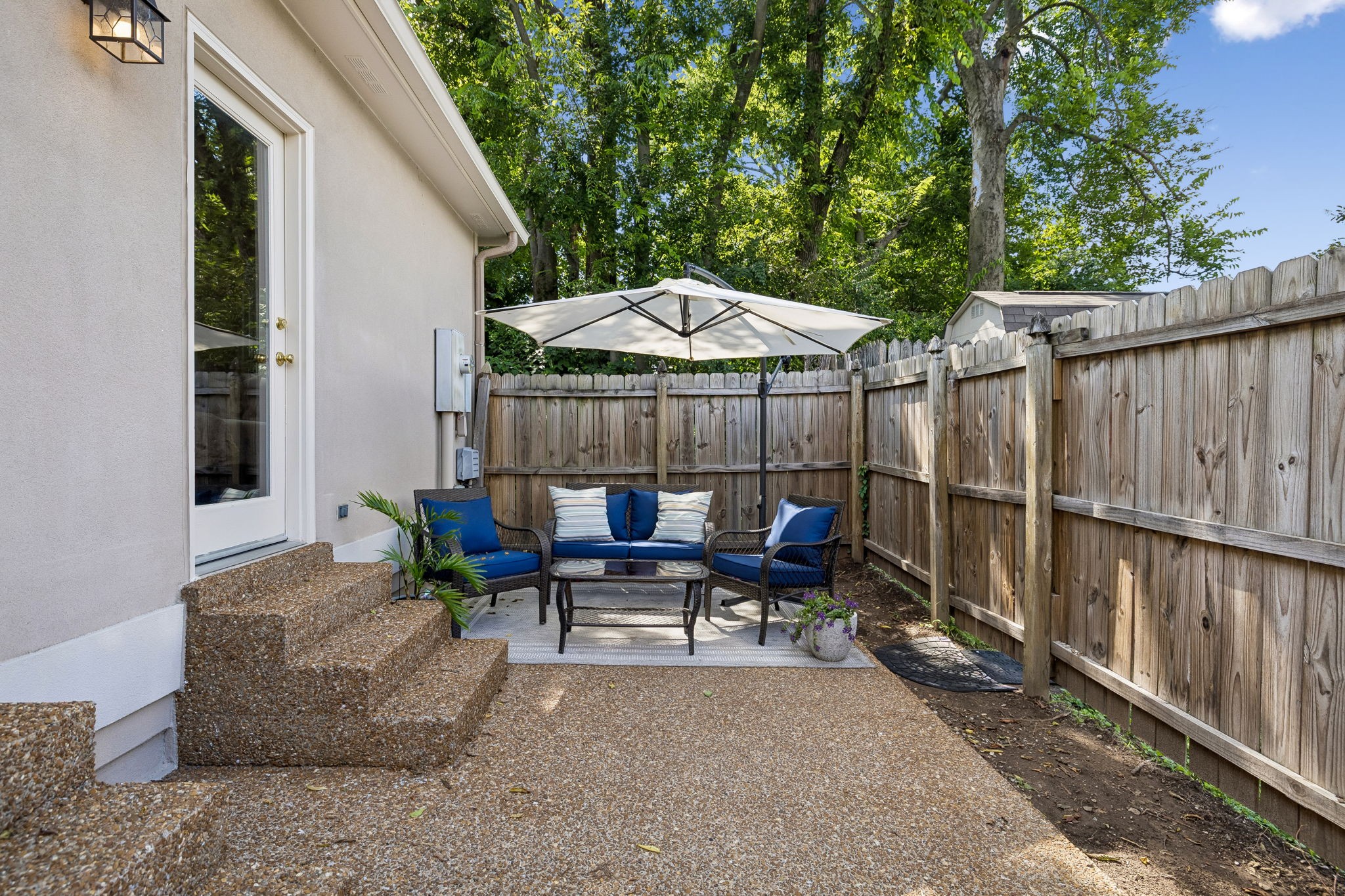 101 Bonnie Briar Ln