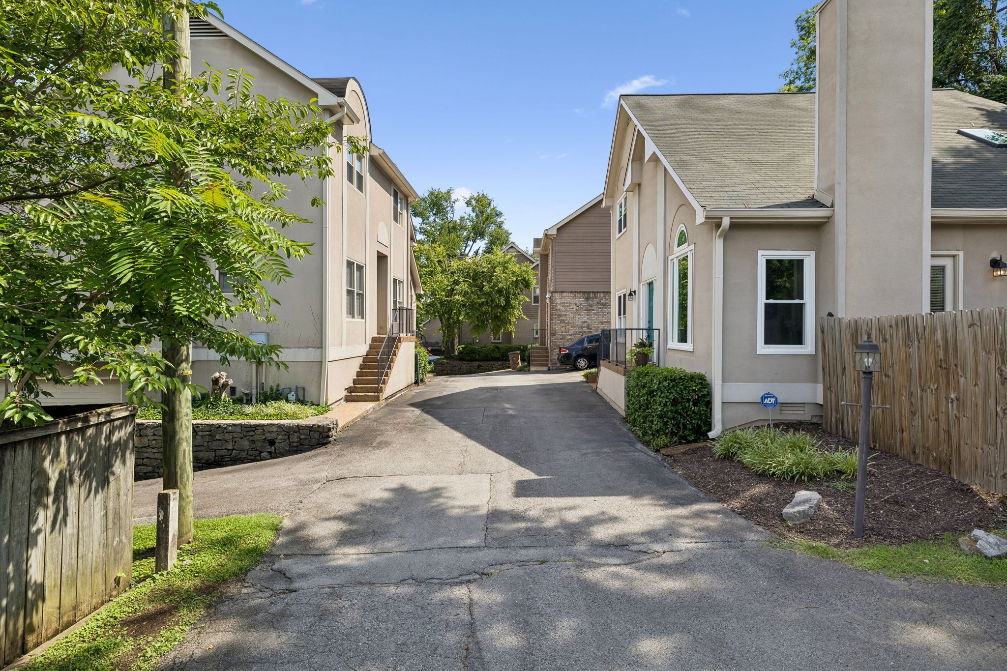 101 Bonnie Briar Ln