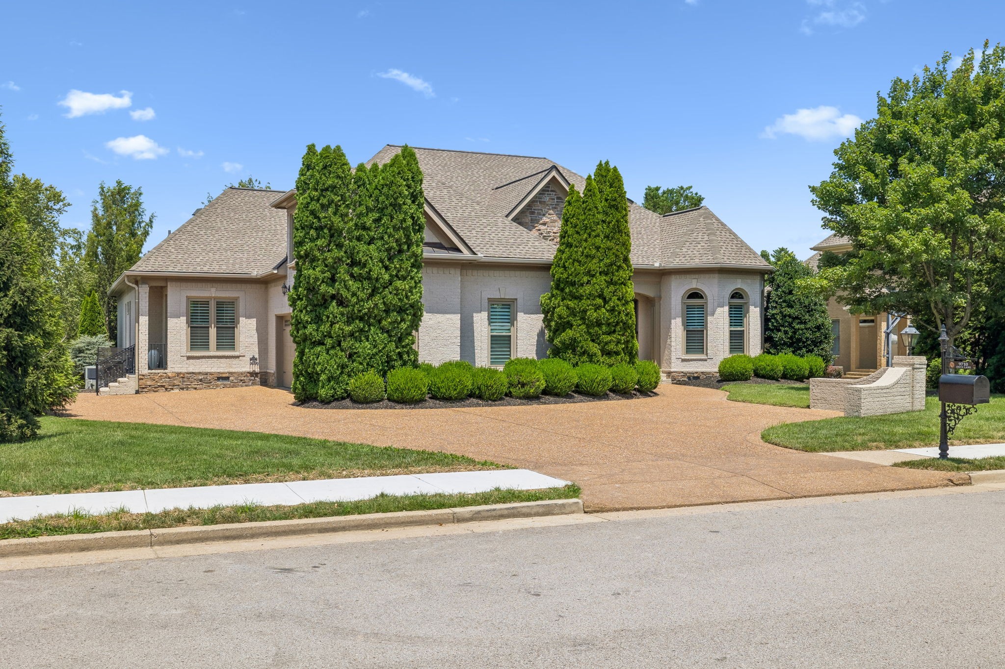 9710 Onyx Ln