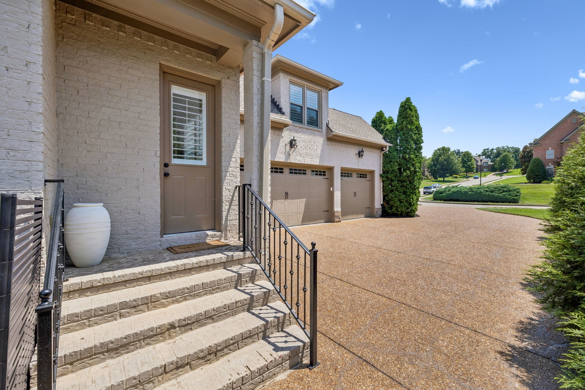 9710 Onyx Ln
