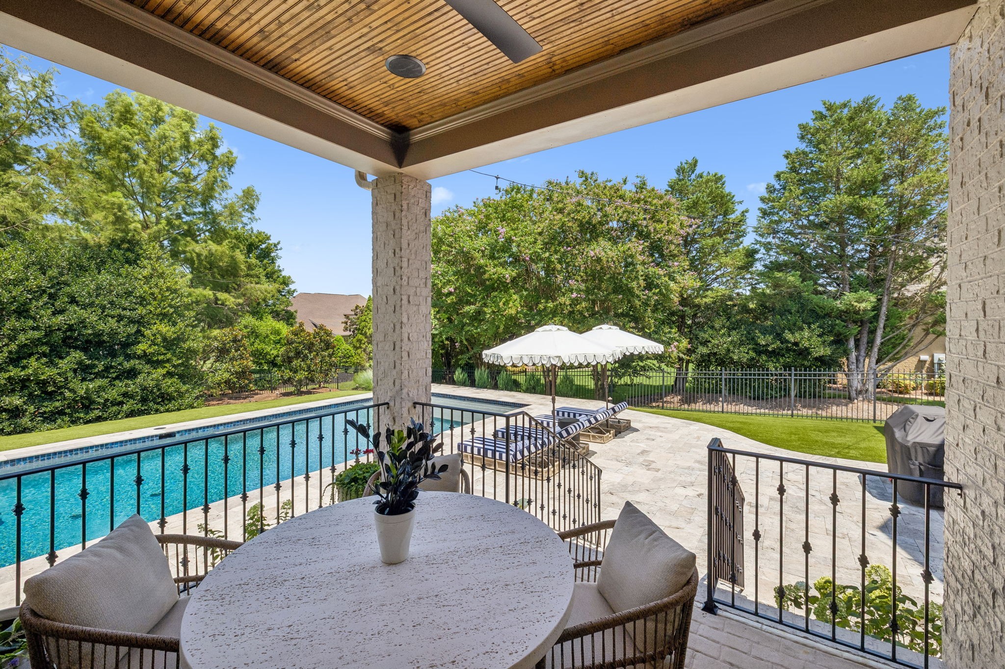 9710 Onyx Ln