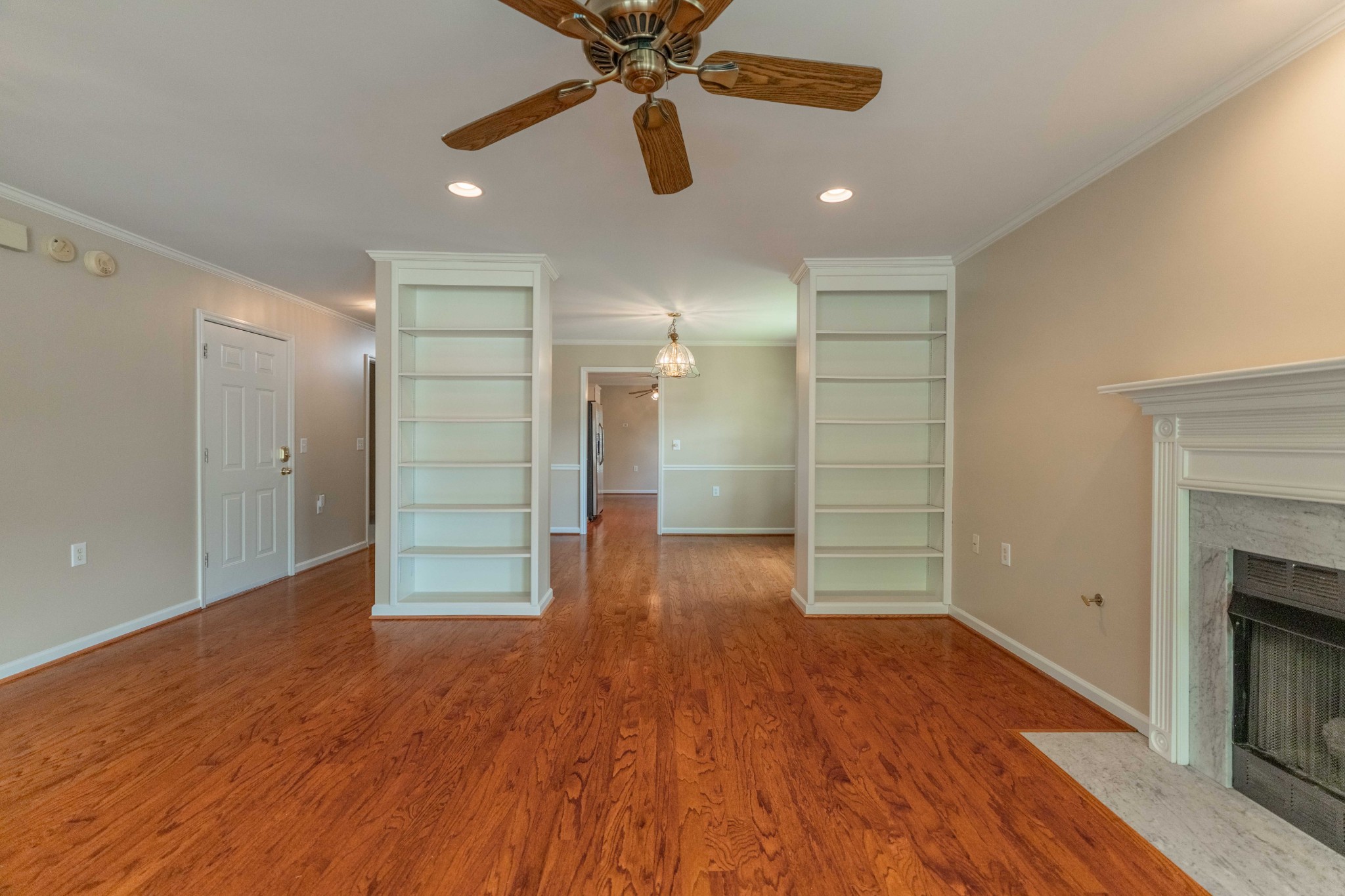 27 Holland Park Ln