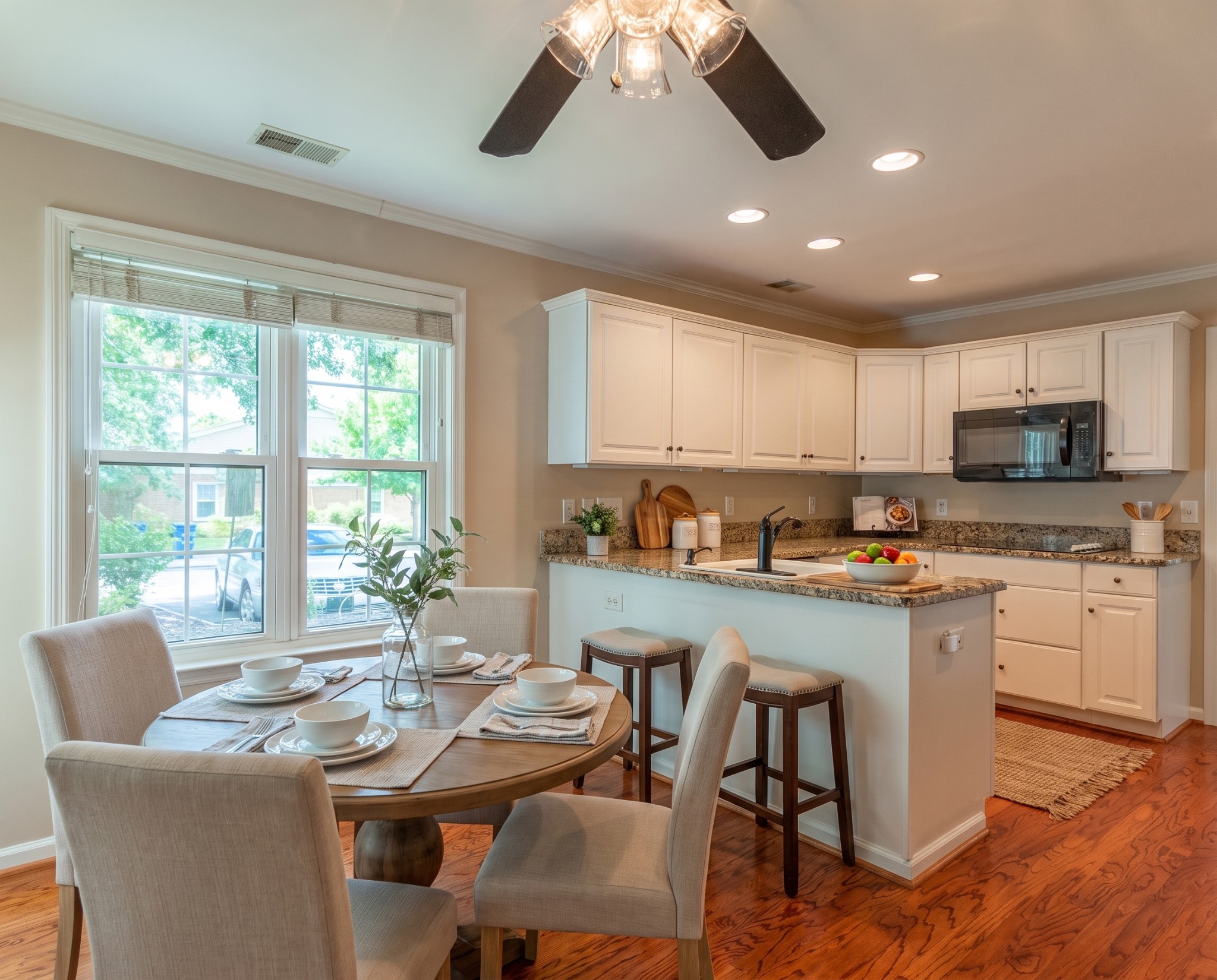 27 Holland Park Ln