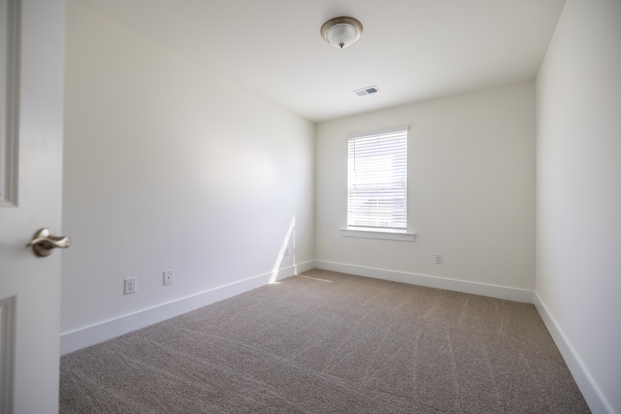 1086 Sweetleaf Dr