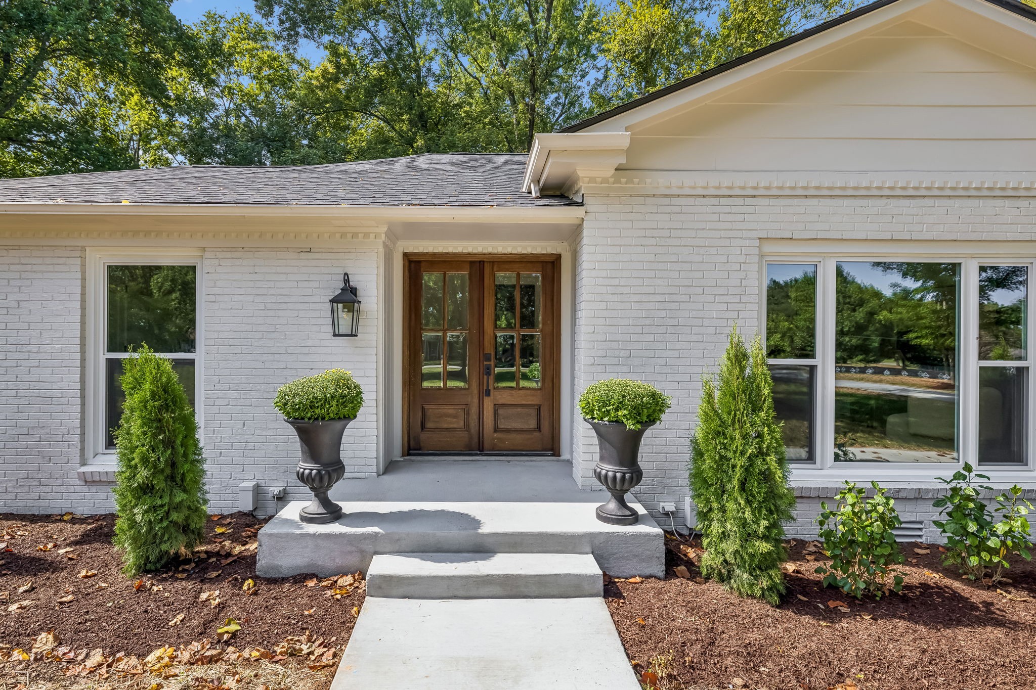 8113 Warner Rd