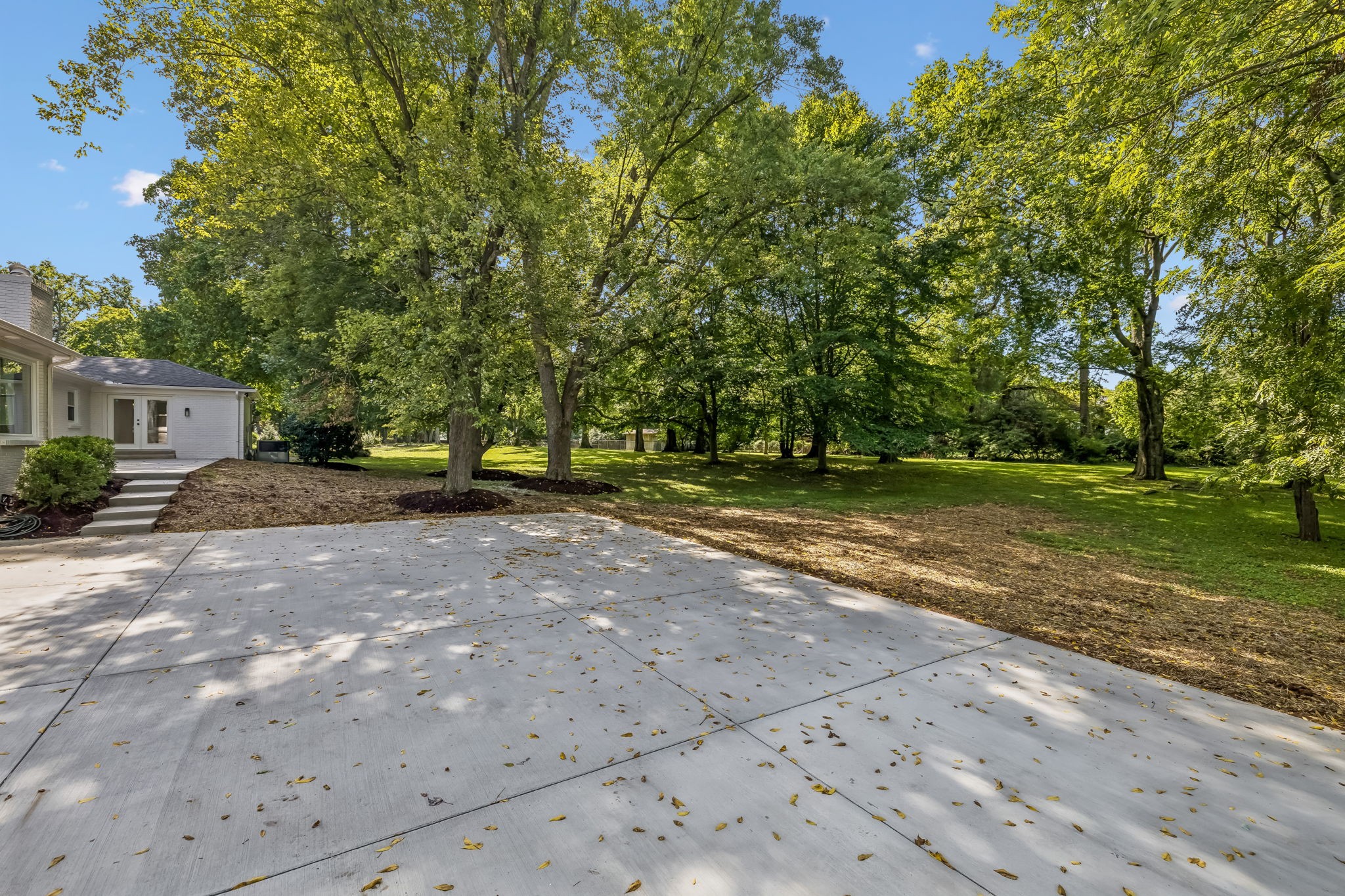 8113 Warner Rd