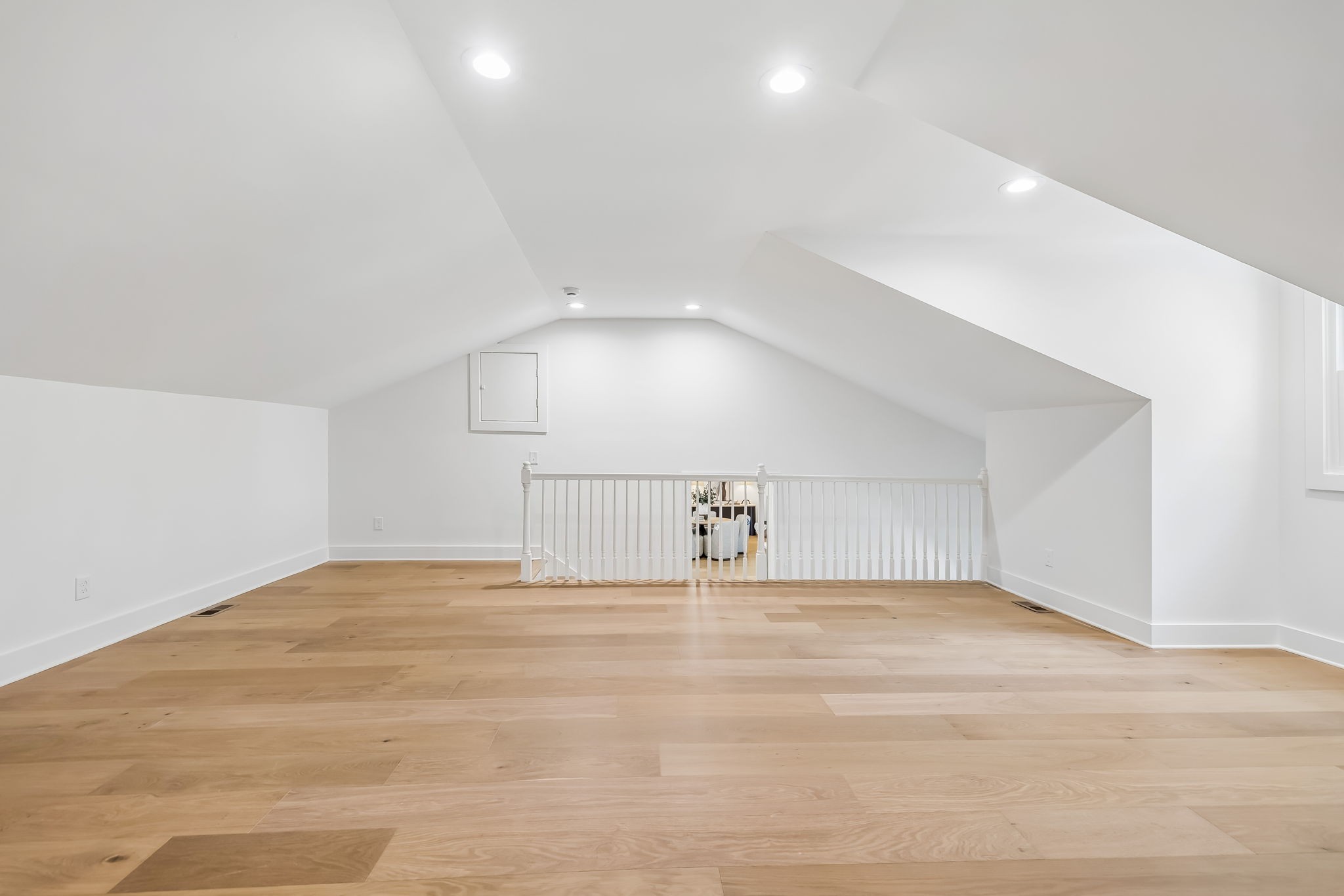 8113 Warner Rd