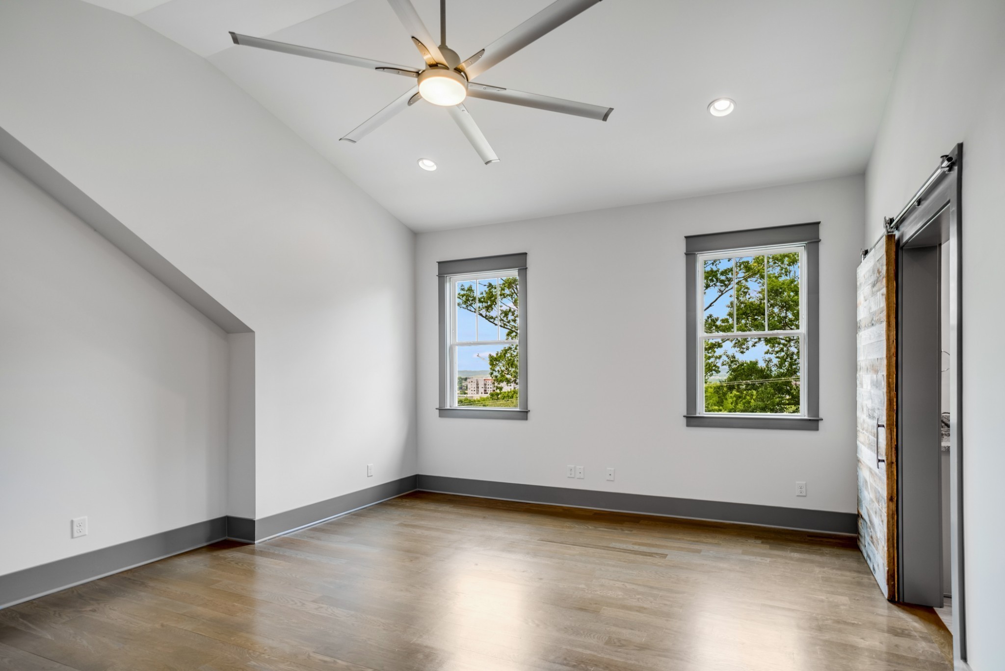 3812 Dakota Ave