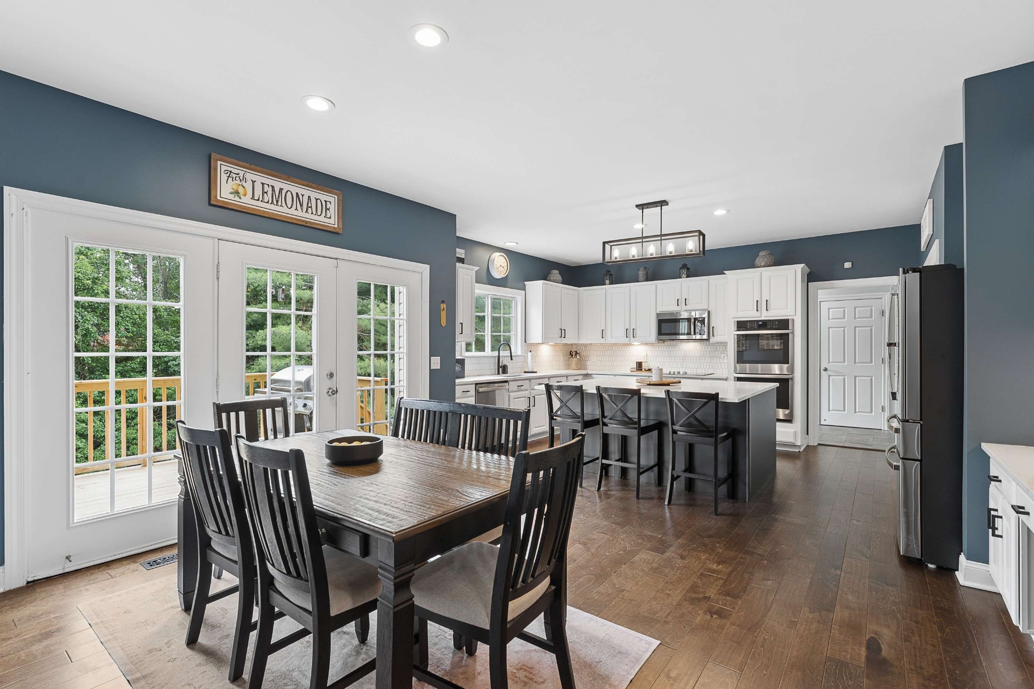 1206 Broadmoor Cir