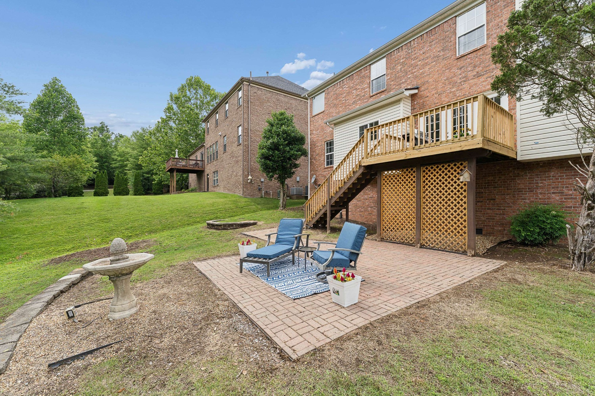 1206 Broadmoor Cir