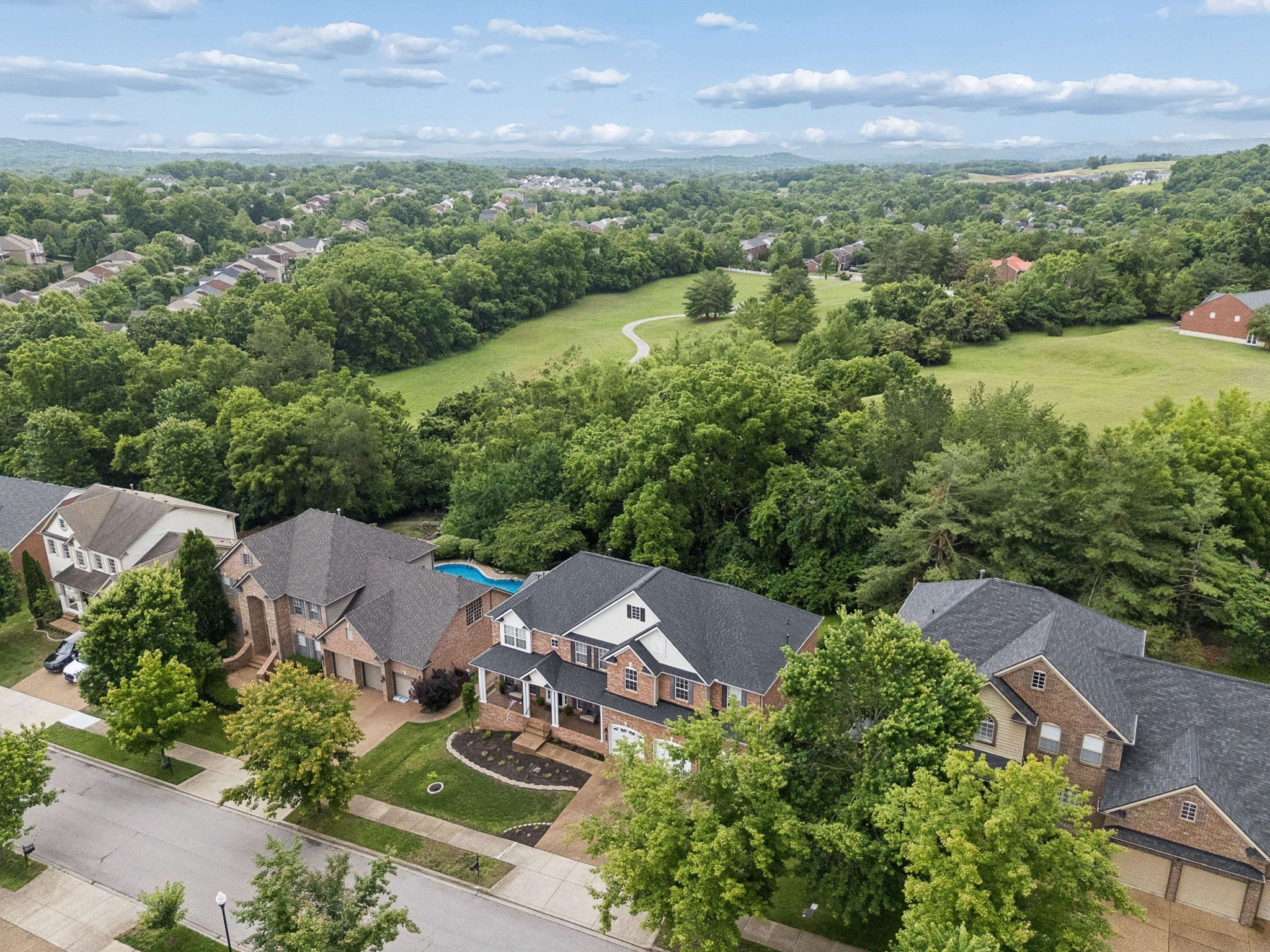 1206 Broadmoor Cir