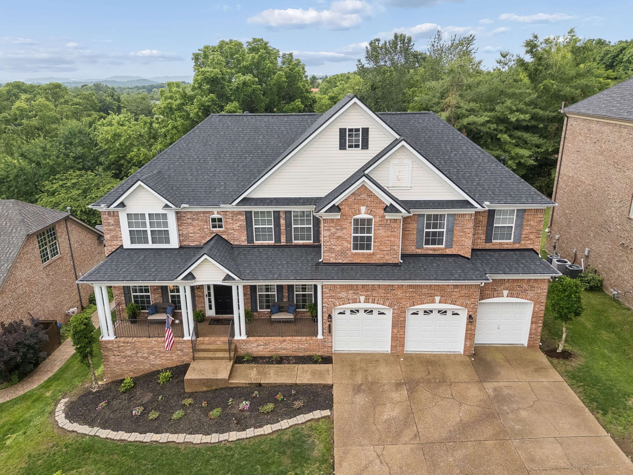 1206 Broadmoor Cir