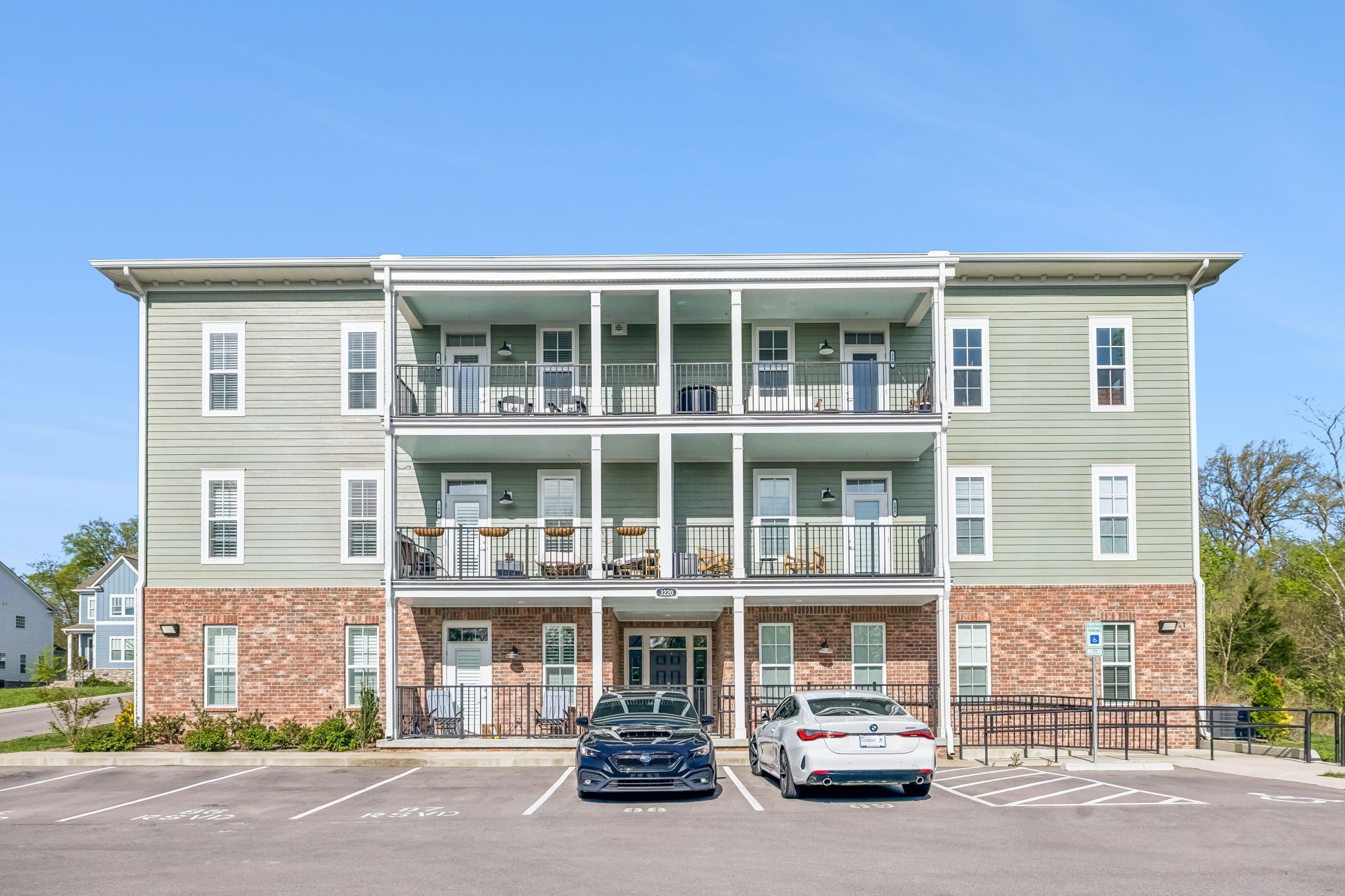 3220 Patcham Dr Unit: 204