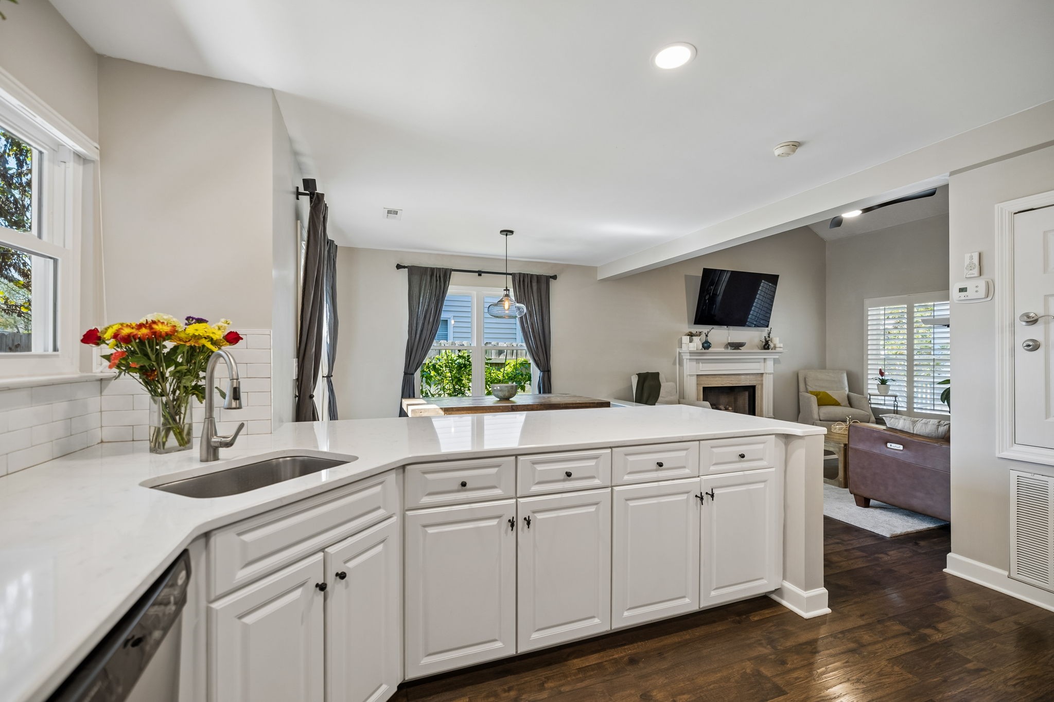 3219 Gardendale Dr