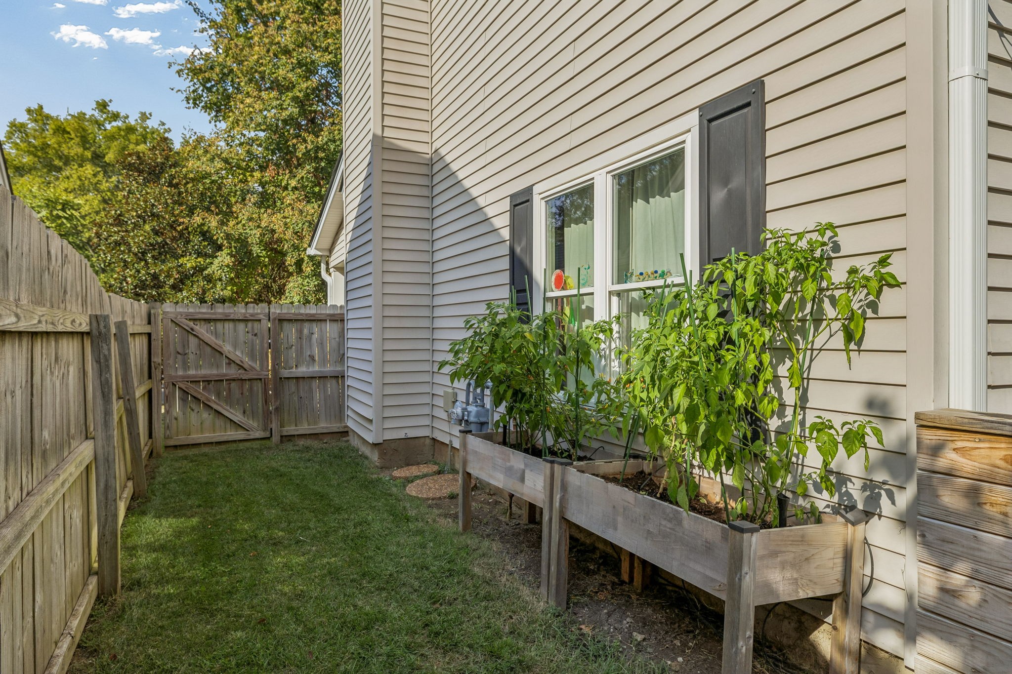 3219 Gardendale Dr