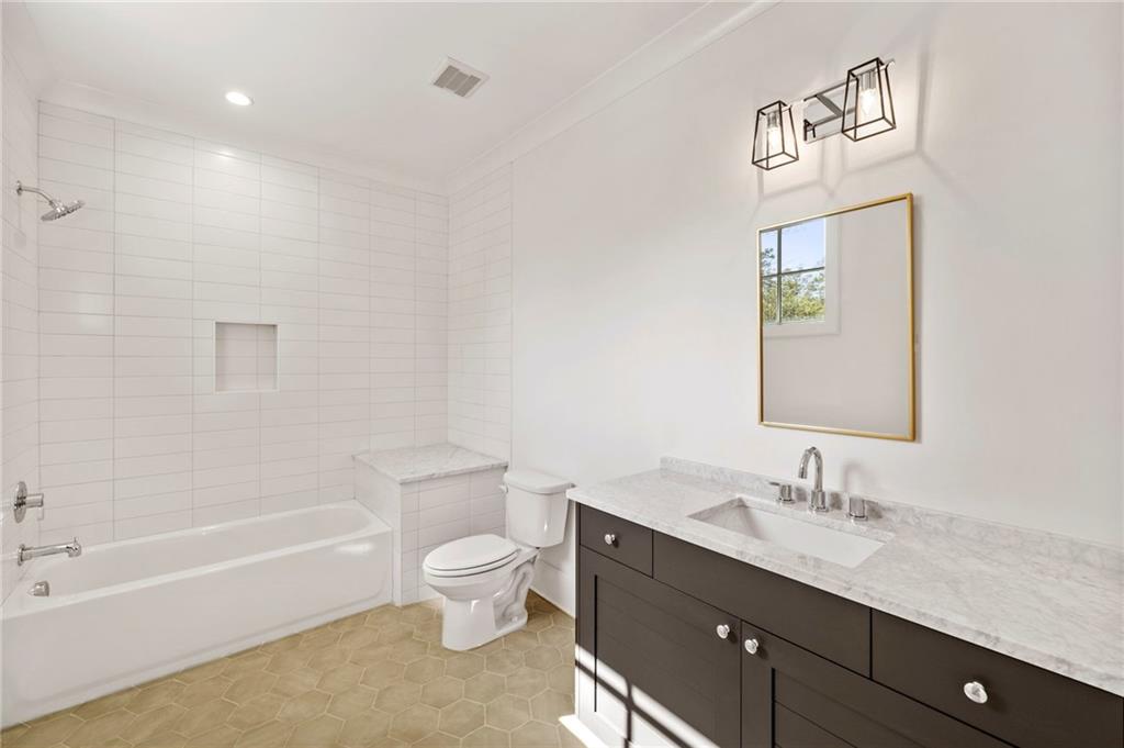 1074 Moores Mill Road NW