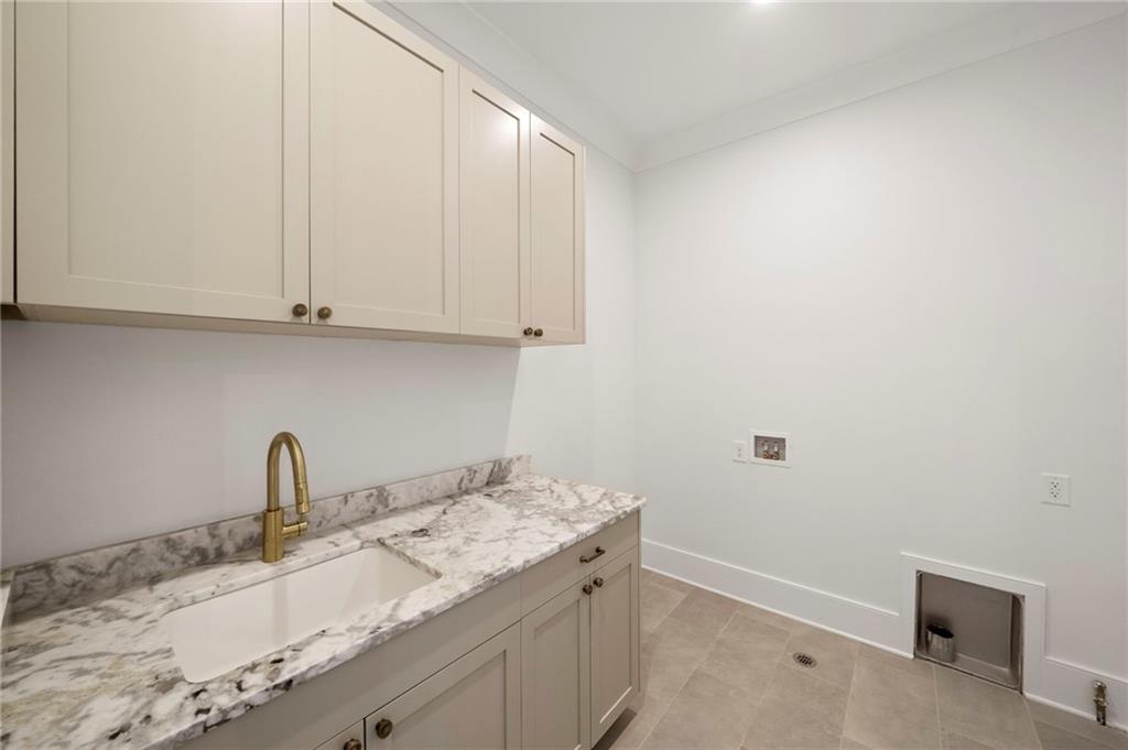 1074 Moores Mill Road NW