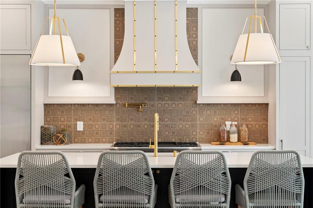 1074 Moores Mill Road NW